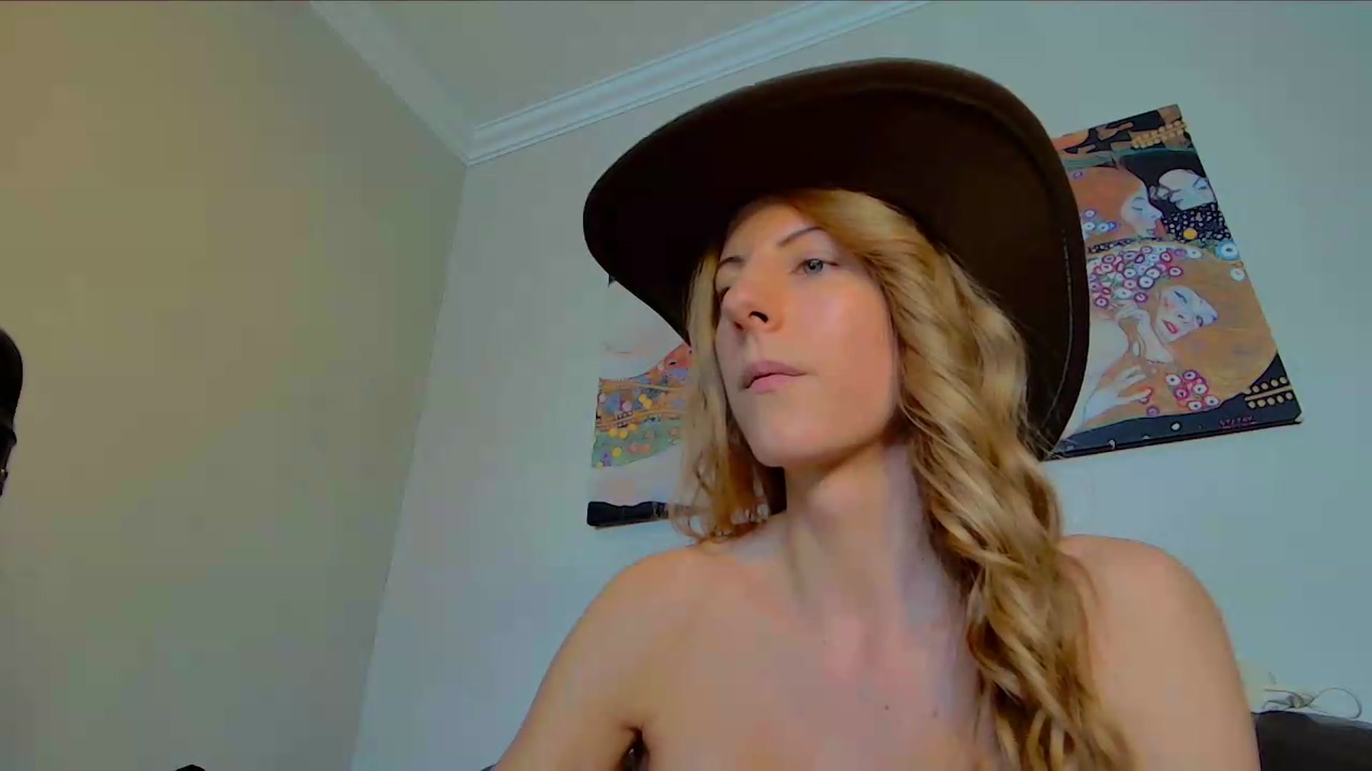 Gallery image thumbnail from Helena_'s myfreecams stream on, 09/05/2026, 13:08 image 11 of 20