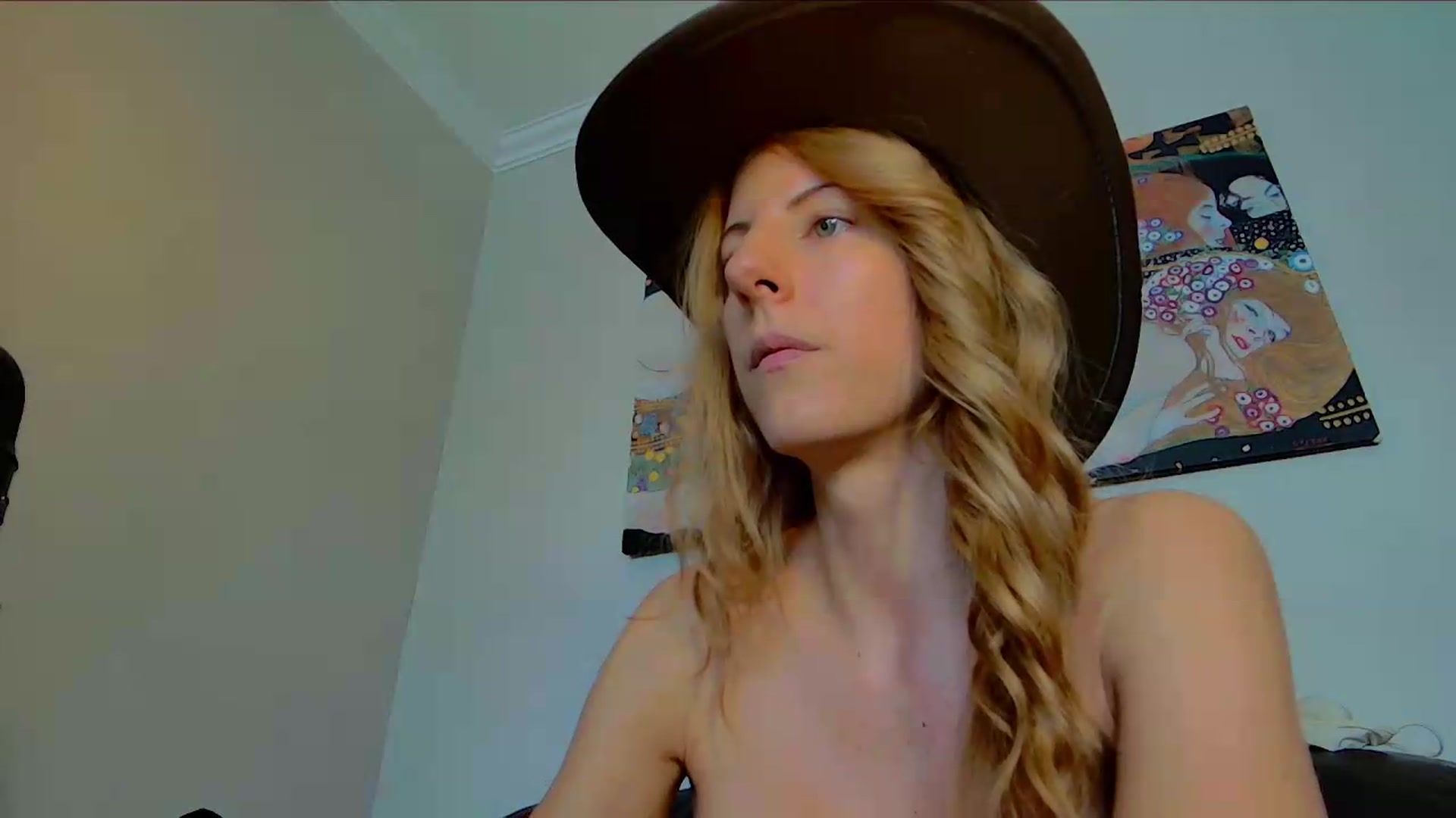 Gallery image thumbnail from Helena_'s myfreecams stream on, 09/05/2026, 13:08 image 6 of 20