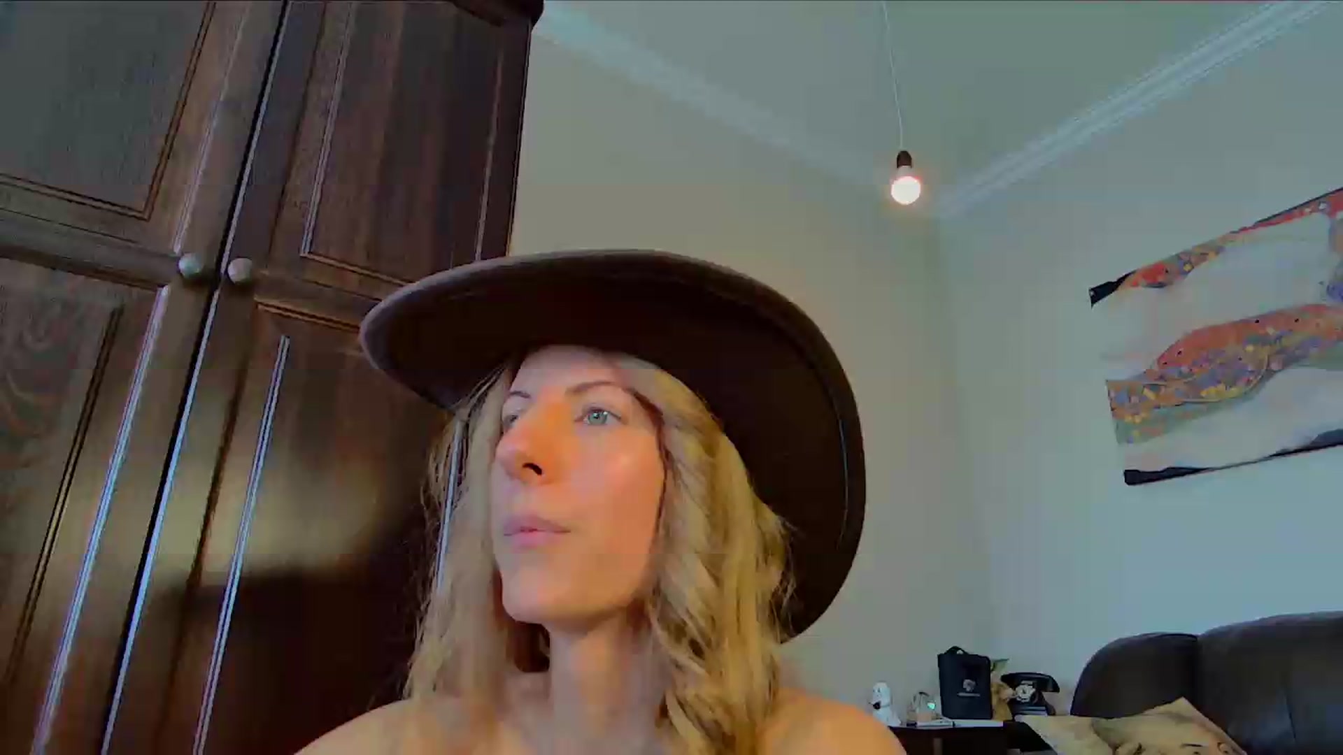 Gallery image thumbnail from Helena_'s myfreecams stream on, 09/05/2026, 13:08 image 16 of 20