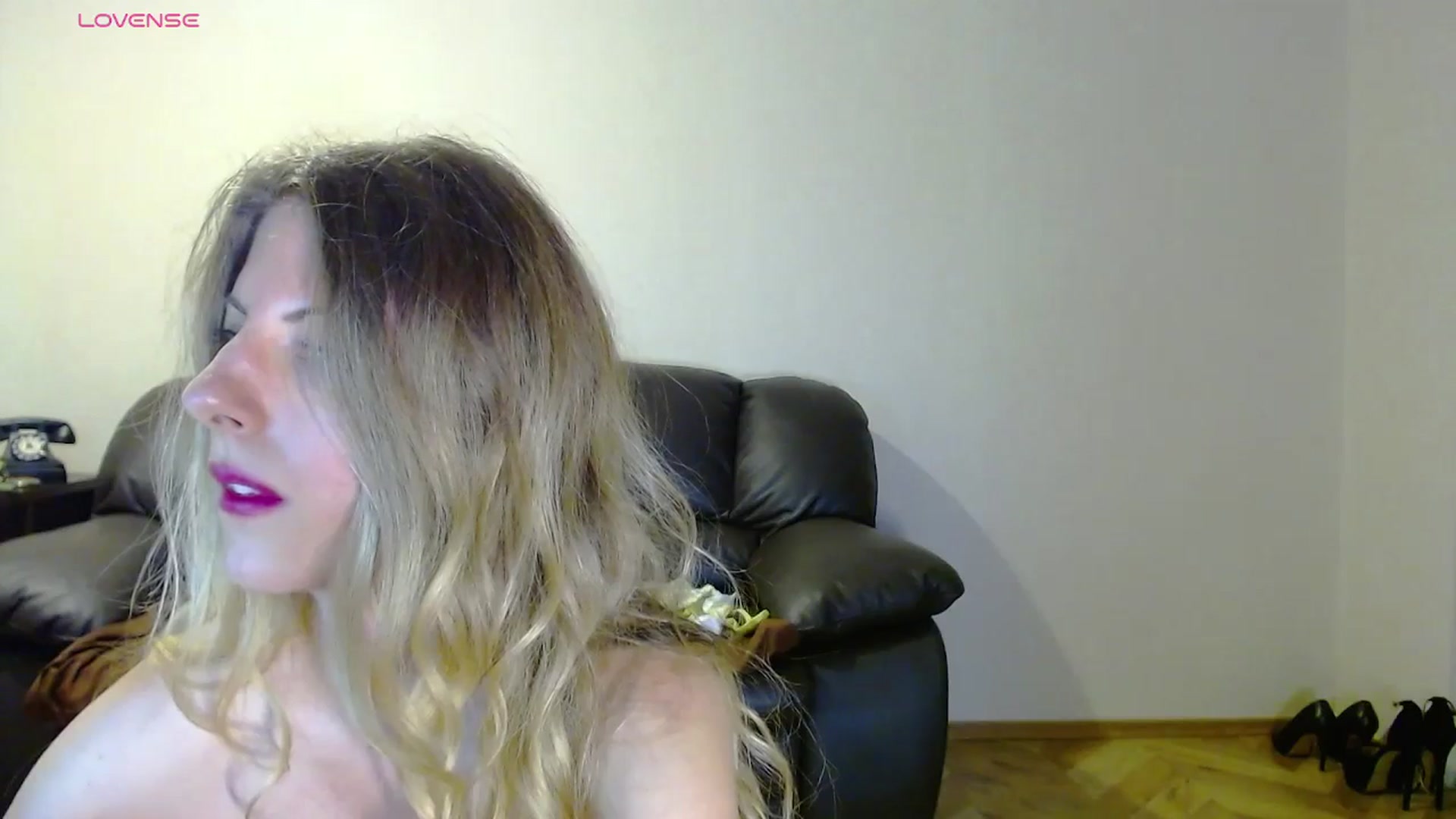 Gallery image thumbnail from Helenadoll's myfreecams stream on, 10/01/2024, 17:26 image 15 of 20