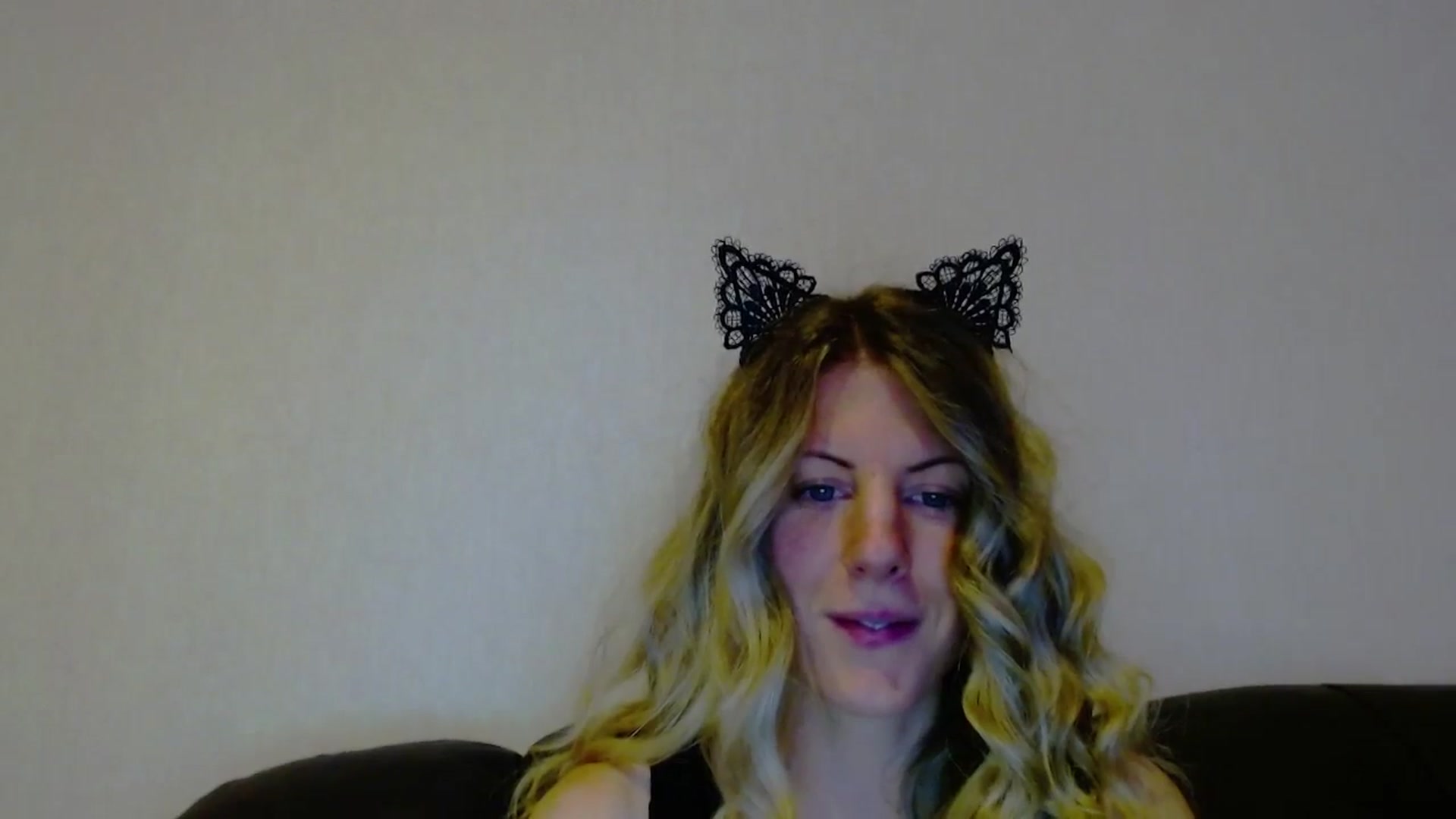 Gallery image thumbnail from Helenadoll's myfreecams stream on, 10/13/2024, 18:47 image 3 of 20