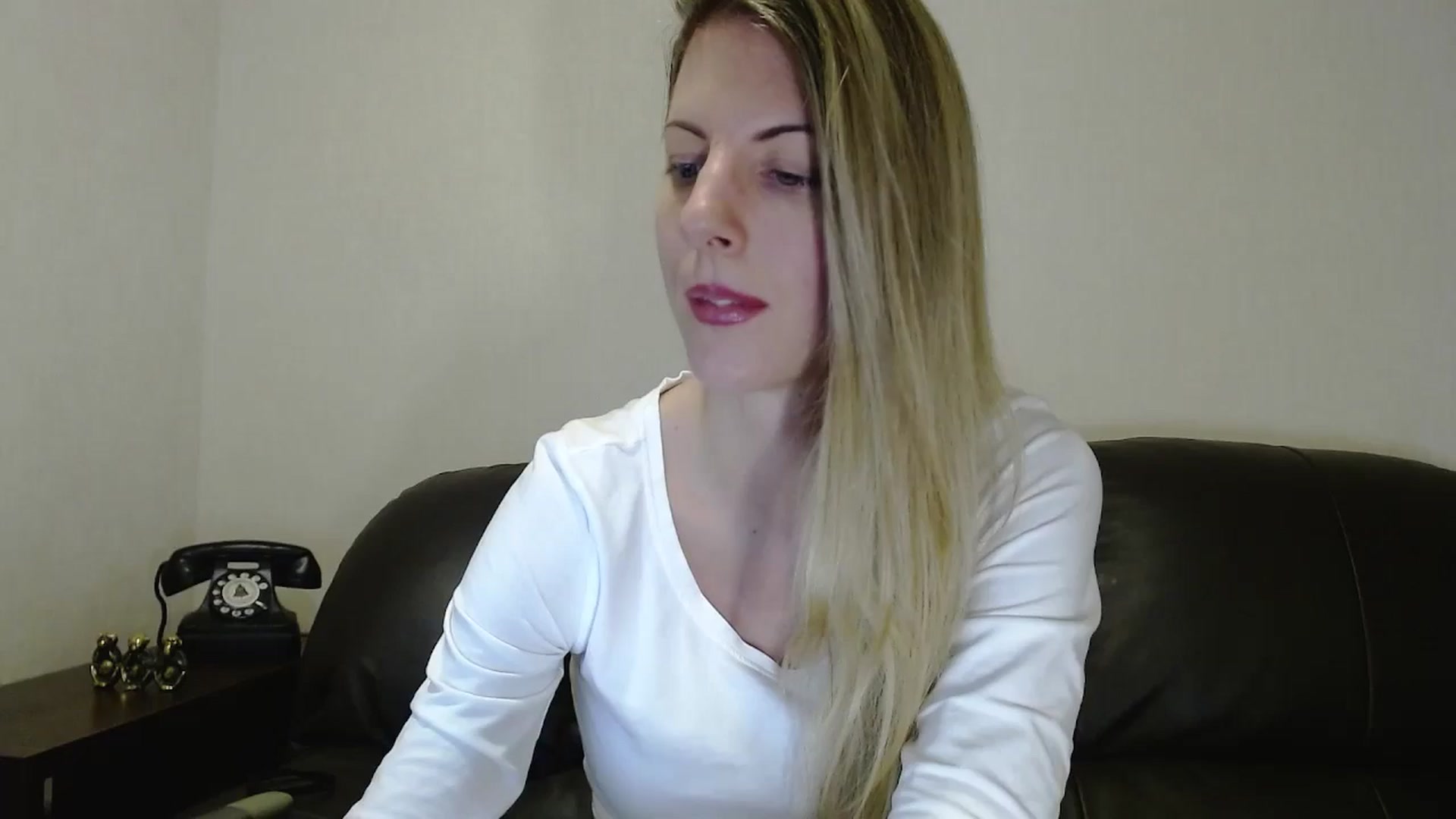 Gallery image thumbnail from Helenadoll's myfreecams stream on, 10/21/2024, 19:30 image 1 of 20