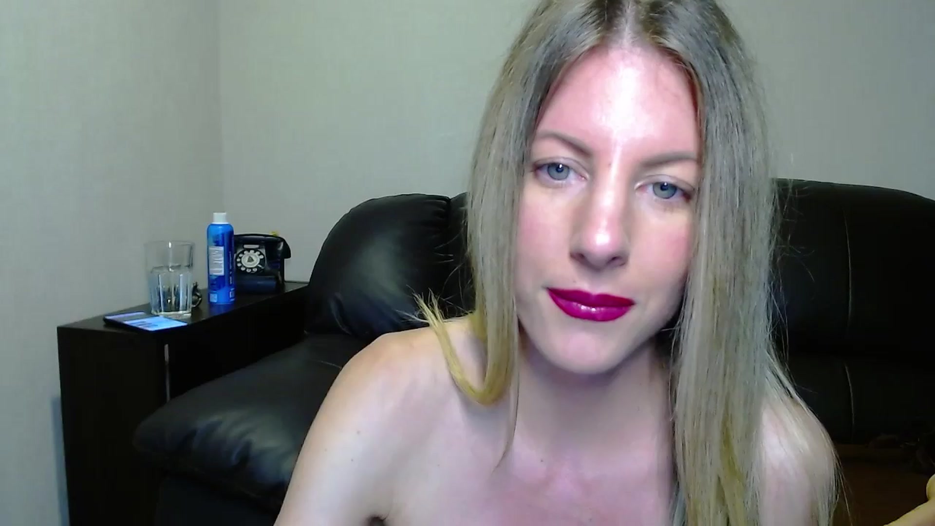 Gallery image thumbnail from Helenadoll's myfreecams stream on, 10/28/2024, 19:29 image 19 of 20