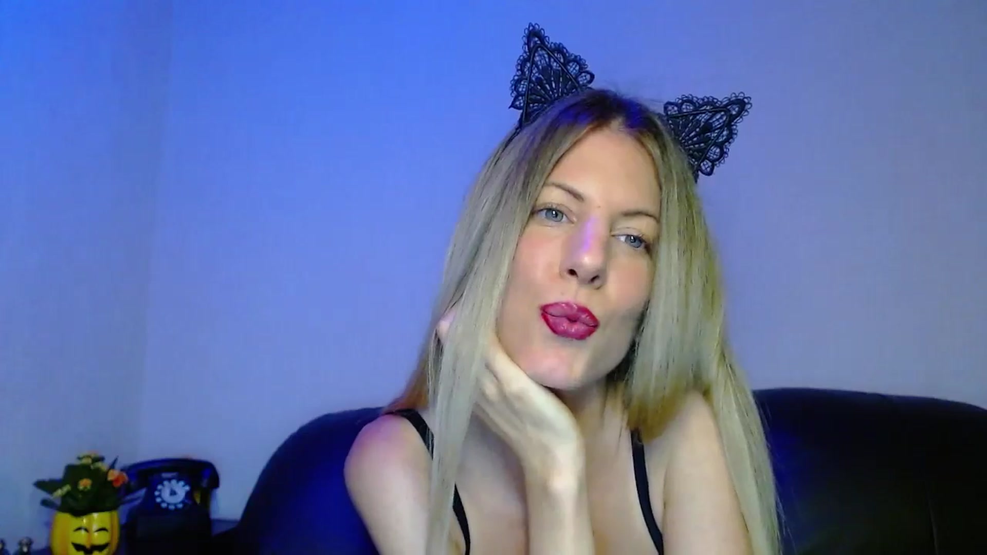Gallery image thumbnail from Helenadoll's myfreecams stream on, 10/31/2024, 19:35 image 12 of 20