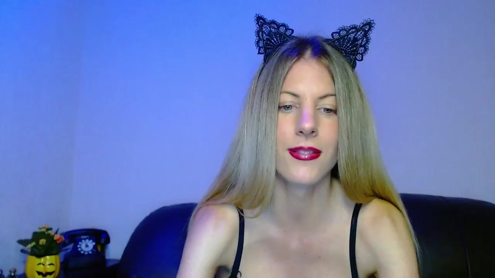 Gallery image thumbnail from Helenadoll's myfreecams stream on, 10/31/2024, 19:35 image 3 of 20
