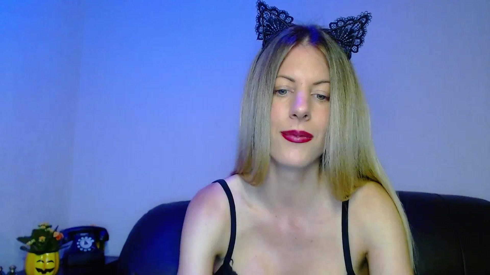 Gallery image thumbnail from Helenadoll's myfreecams stream on, 10/31/2024, 19:35 image 10 of 20