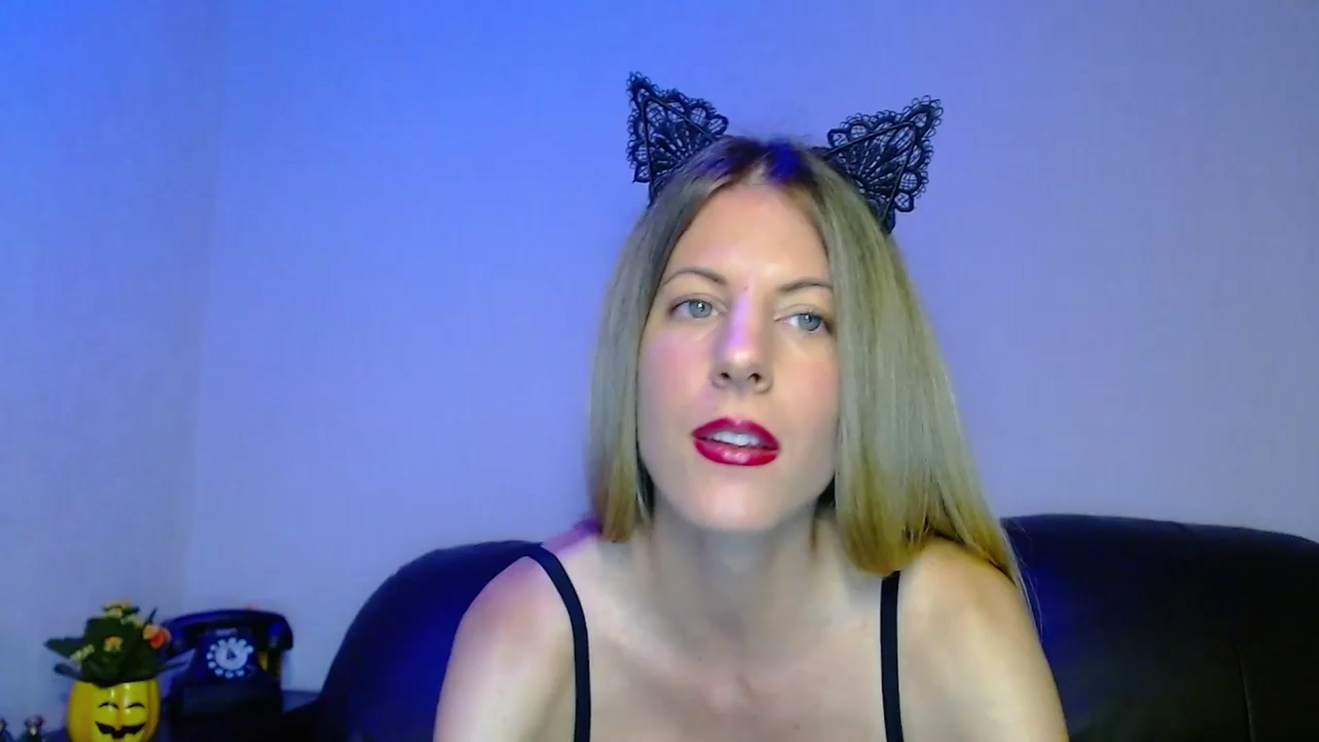 Gallery image thumbnail from Helenadoll's myfreecams stream on, 10/31/2024, 19:35 image 8 of 20