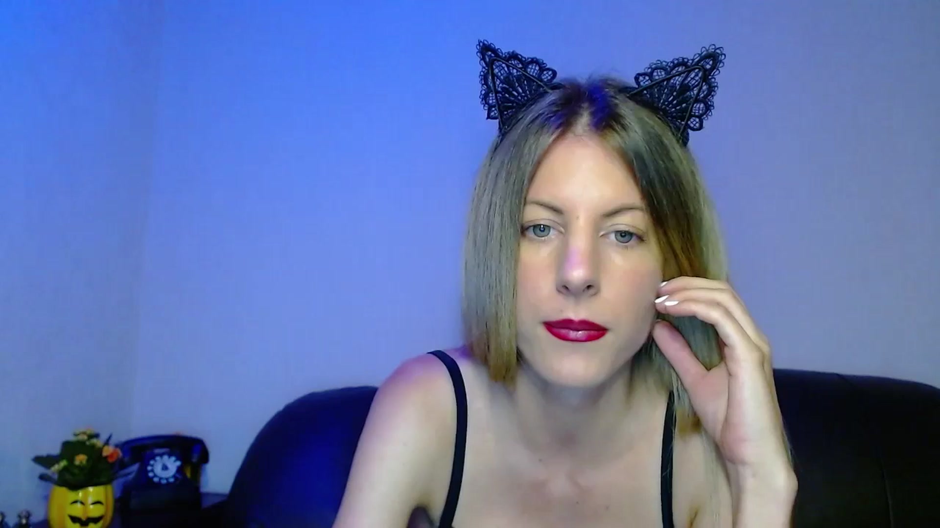 Gallery image thumbnail from Helenadoll's myfreecams stream on, 10/31/2024, 19:35 image 7 of 20