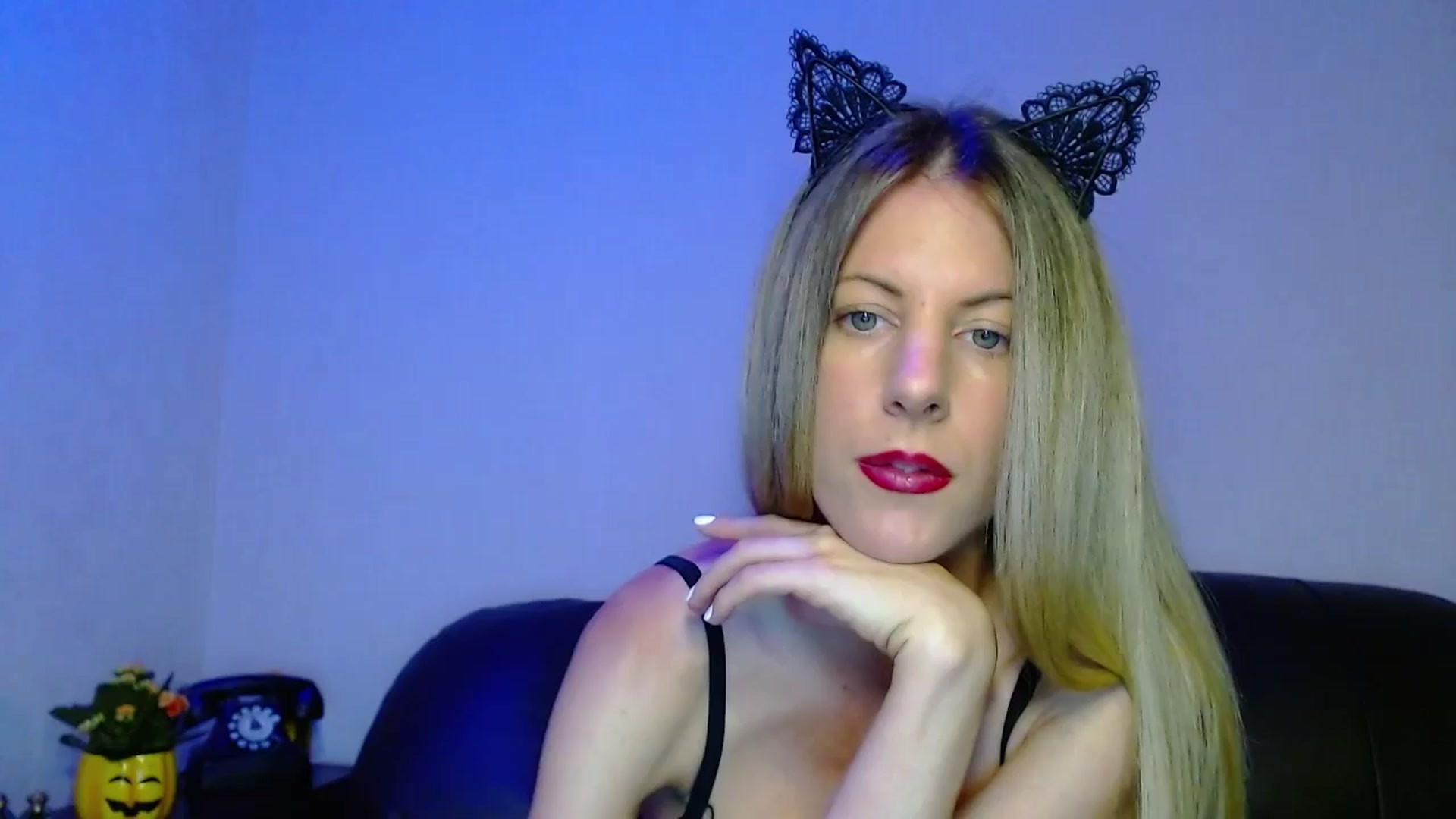 Gallery image thumbnail from Helenadoll's myfreecams stream on, 10/31/2024, 19:35 image 5 of 20