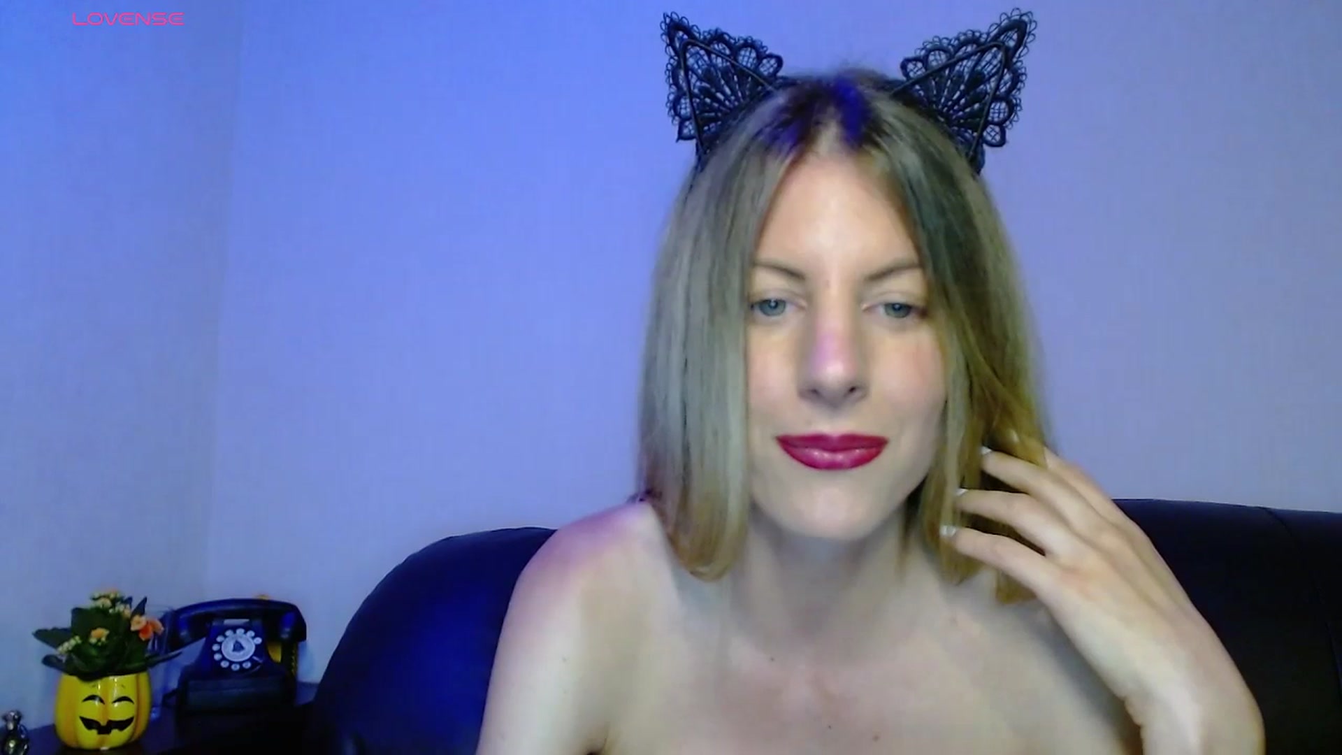 Gallery image thumbnail from Helenadoll's myfreecams stream on, 10/31/2024, 20:29 image 14 of 20