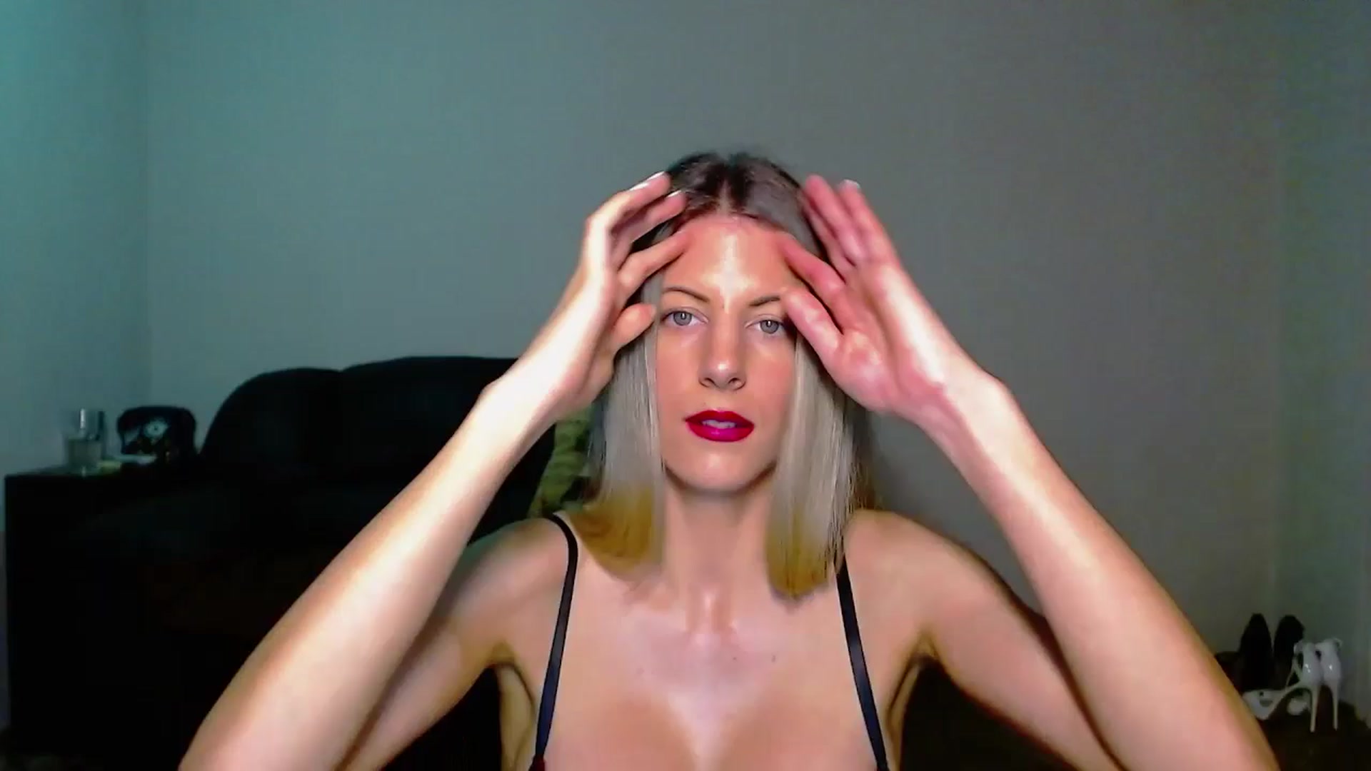 Gallery image thumbnail from Helenadoll's myfreecams stream on, 11/25/2024, 18:31 image 7 of 20
