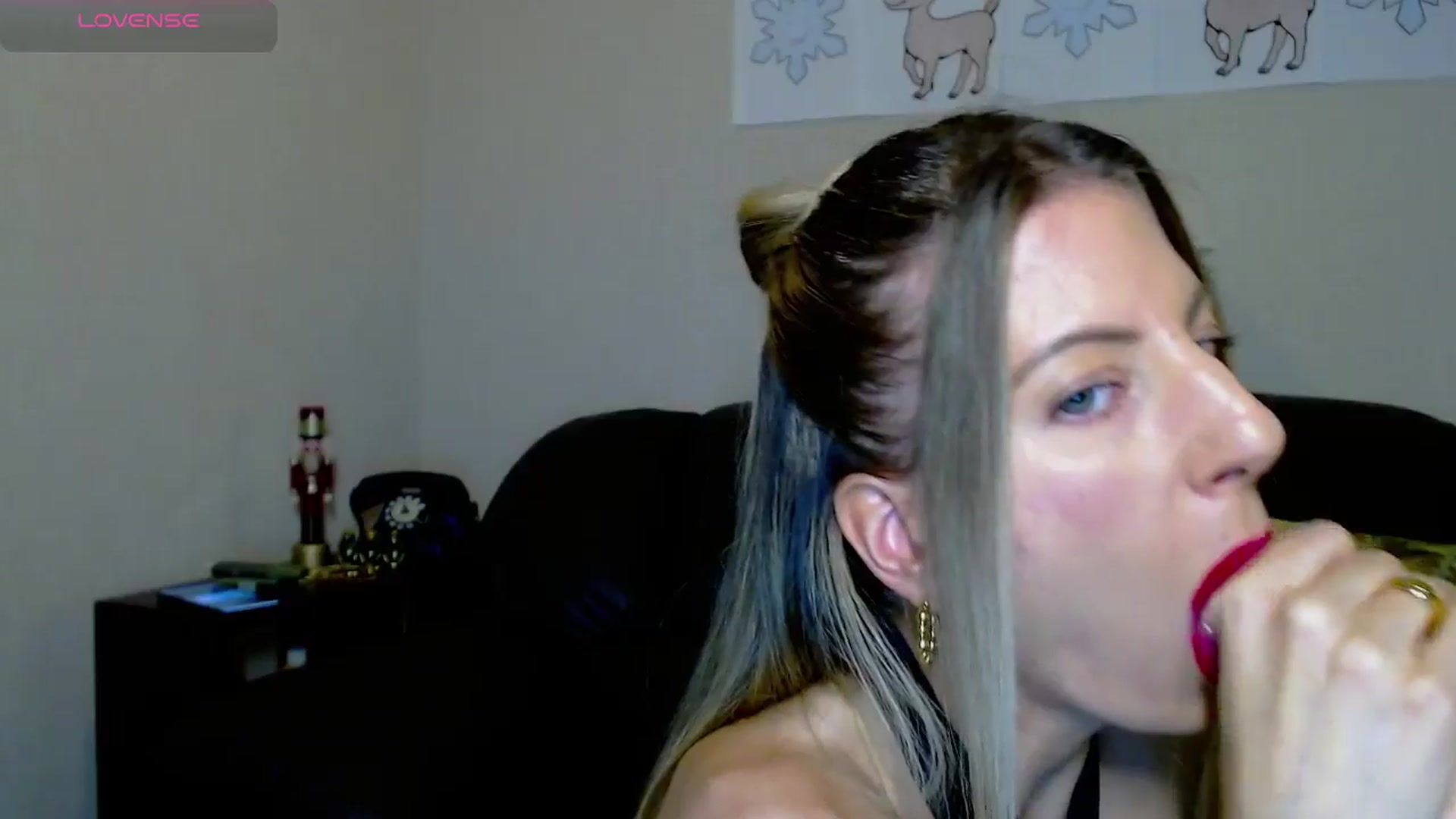 Gallery image thumbnail from Helenadoll's myfreecams stream on, 12/28/2024, 20:40 image 10 of 20