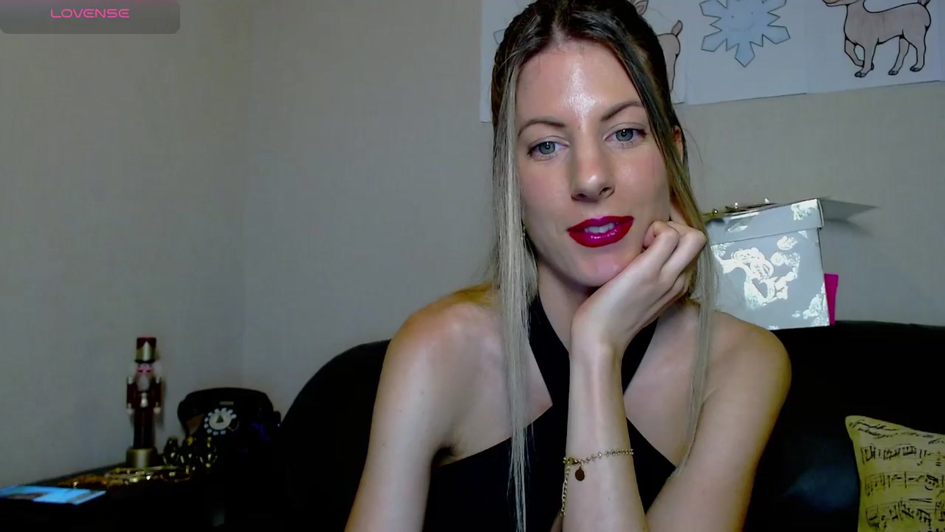 Gallery image thumbnail from Helenadoll's myfreecams stream on, 12/28/2024, 20:40 image 15 of 20