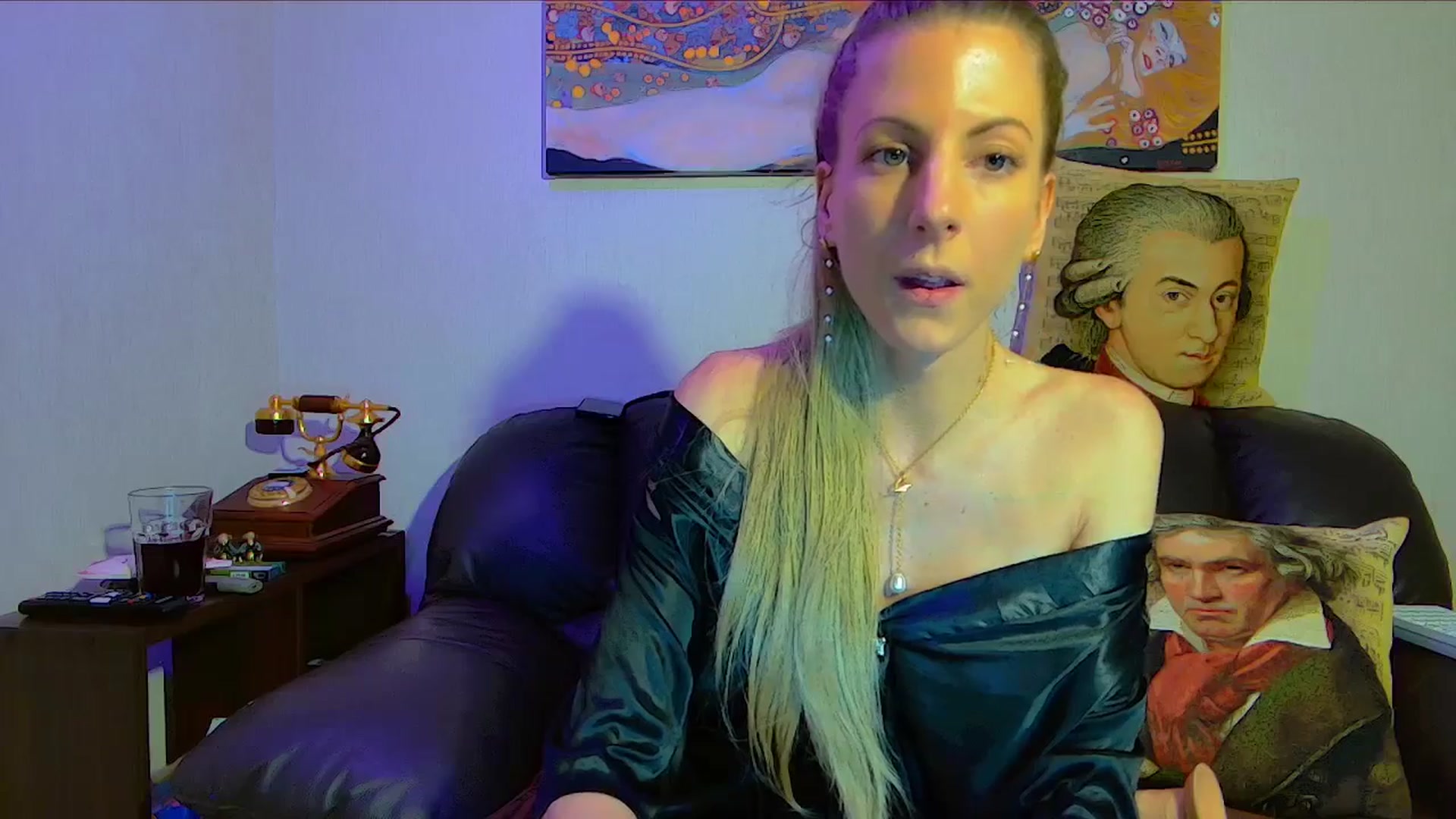 Gallery image thumbnail from Helenadoll's myfreecams stream on, 03/06/2025, 20:23 image 16 of 20