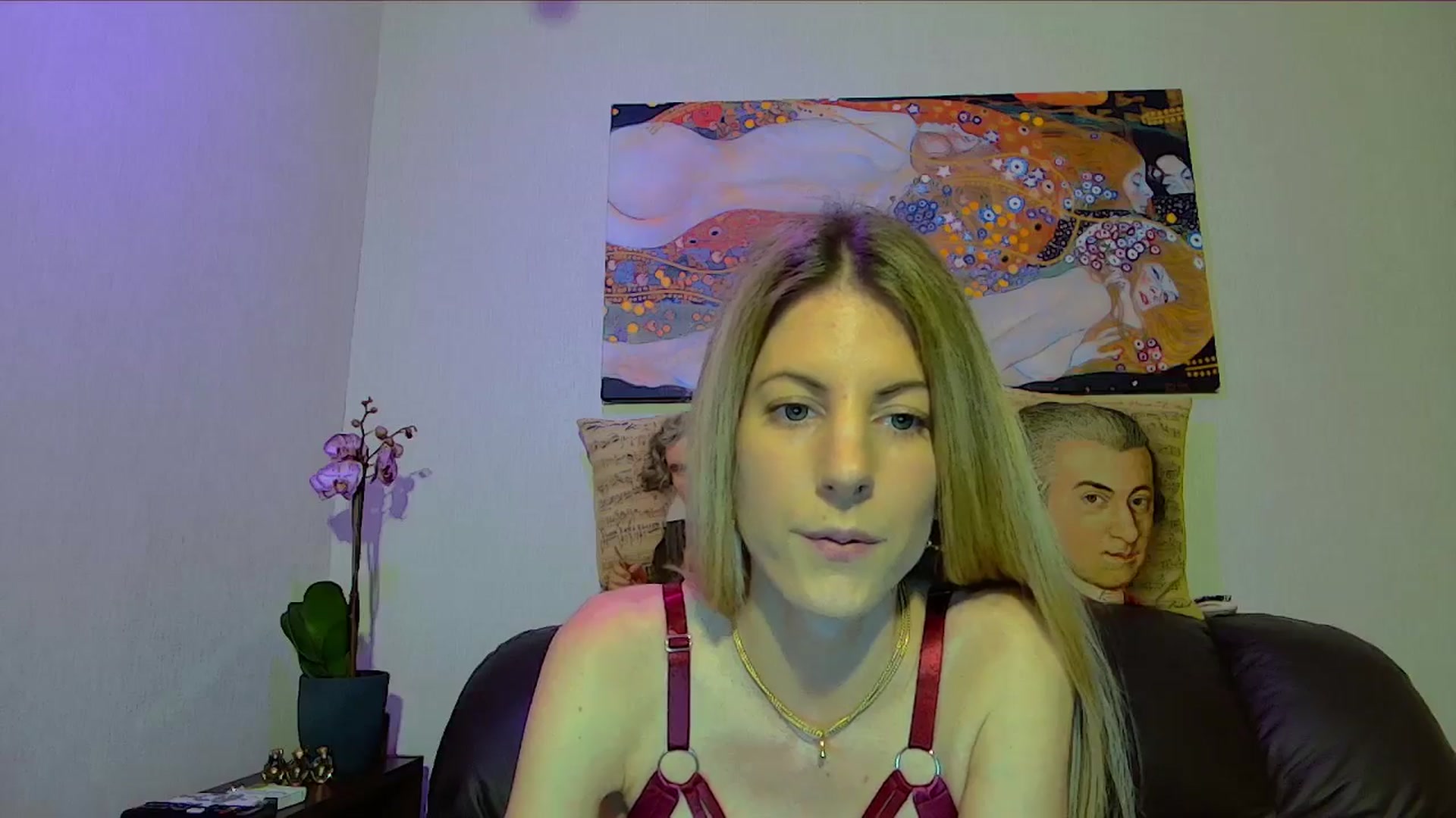 Gallery image thumbnail from Helenadoll's myfreecams stream on, 03/10/2025, 20:33 image 8 of 20
