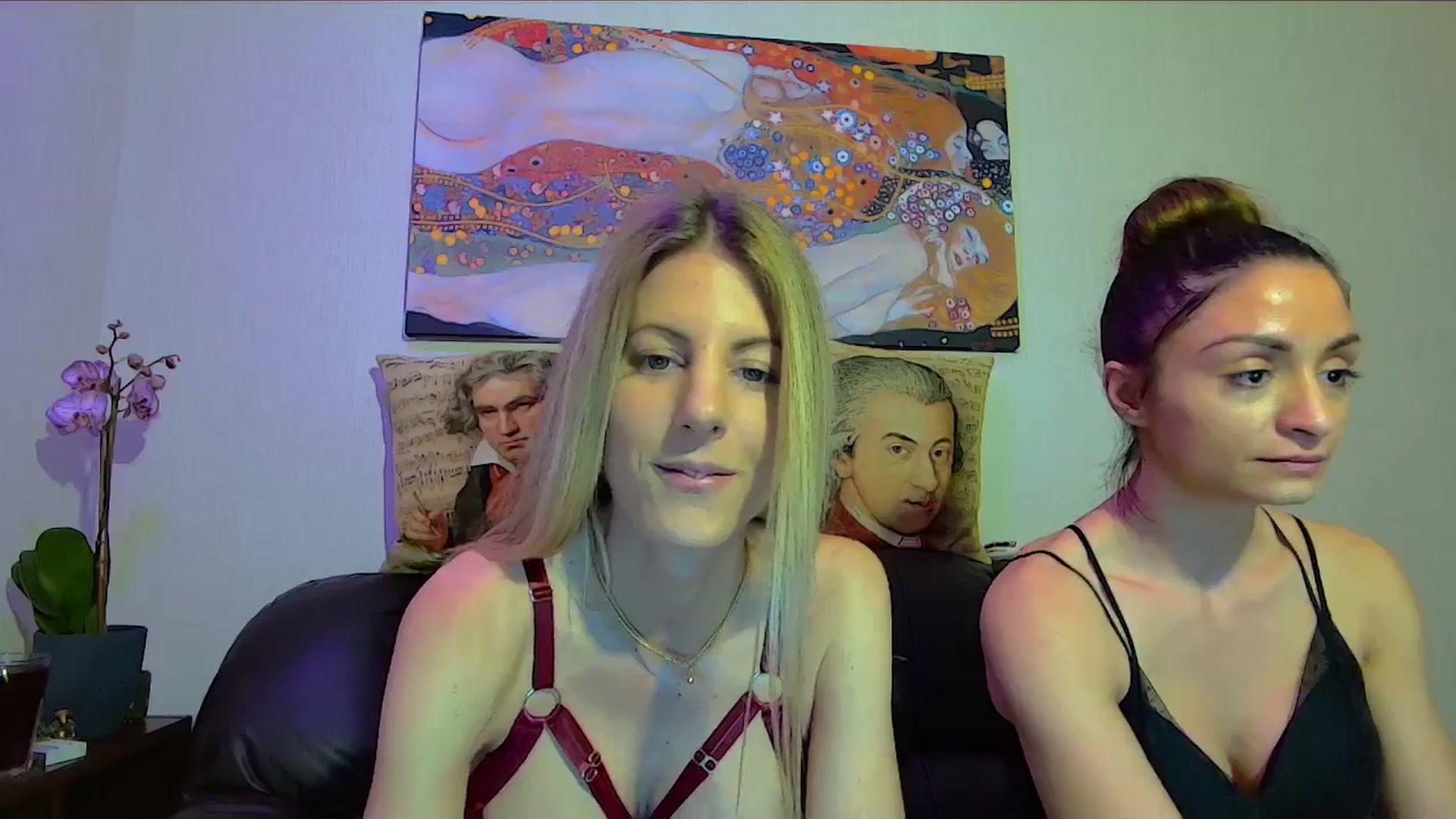 Gallery image thumbnail from Helenadoll's myfreecams stream on, 03/10/2025, 20:33 image 10 of 20