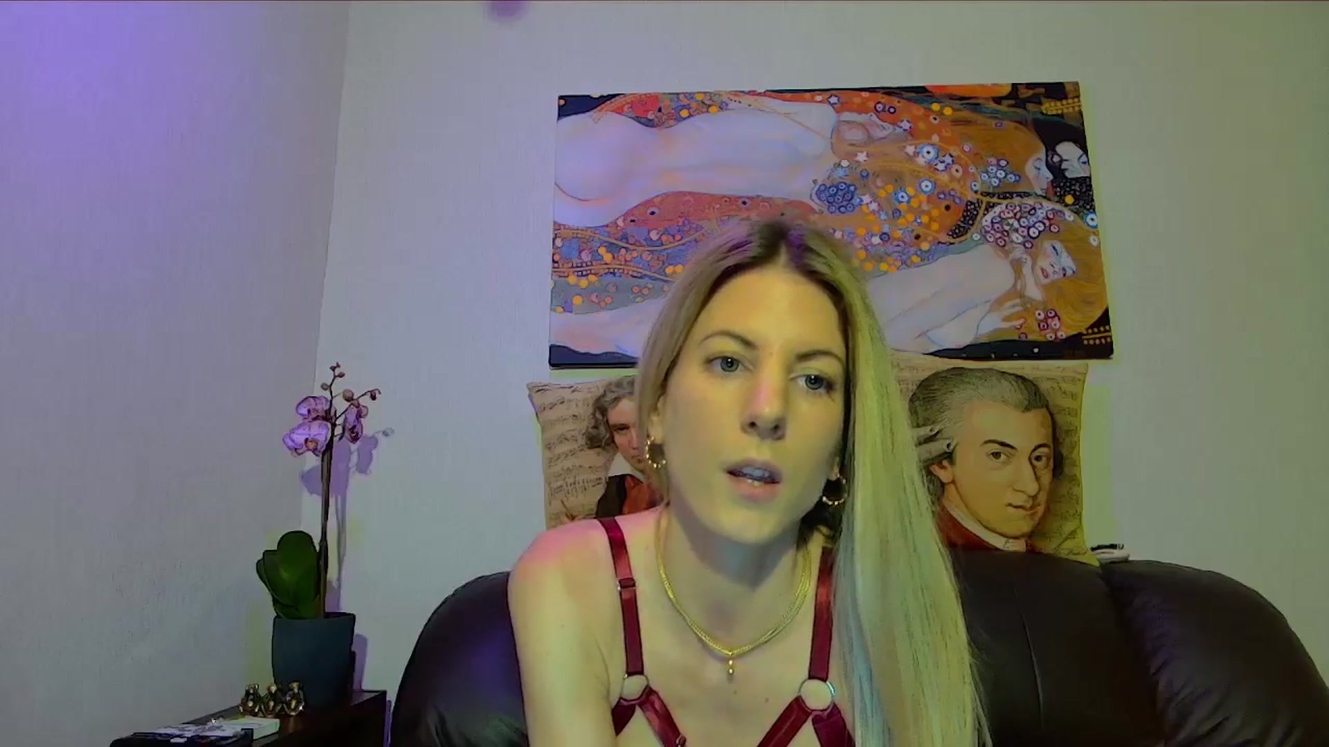 Gallery image thumbnail from Helenadoll's myfreecams stream on, 03/10/2025, 20:33 image 7 of 20