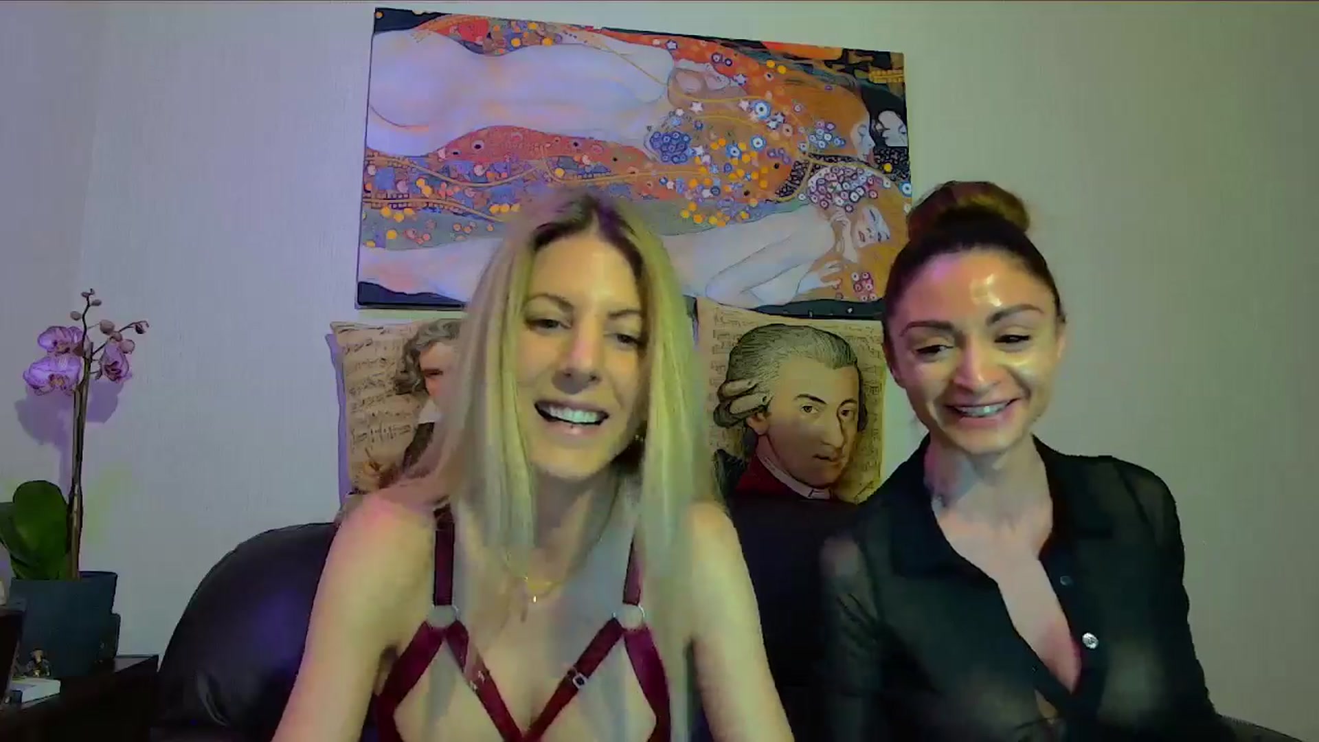 Gallery image thumbnail from Helenadoll's myfreecams stream on, 03/10/2025, 20:33 image 14 of 20