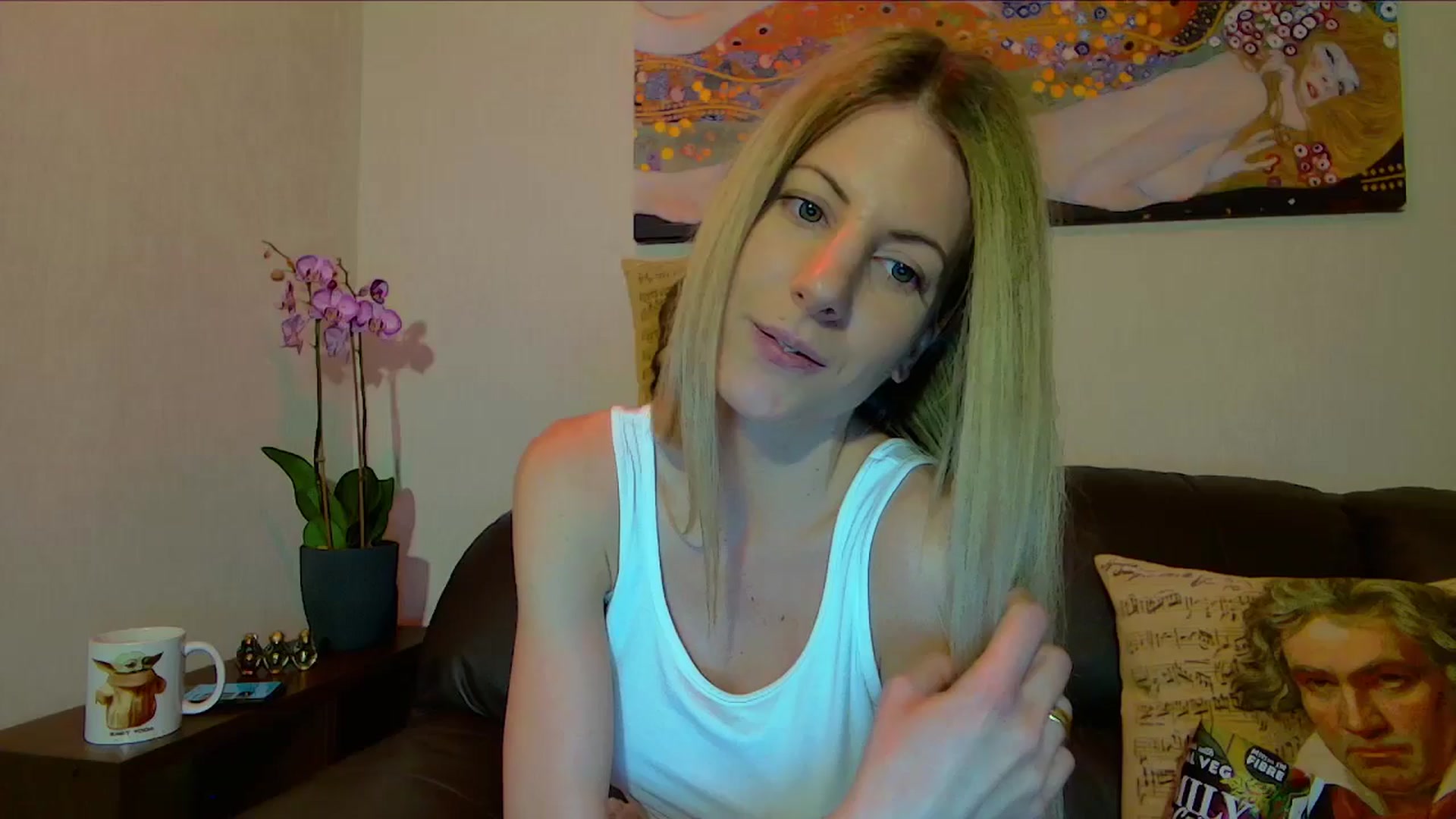 Gallery image thumbnail from Helenadoll's myfreecams stream on, 03/16/2025, 18:06 image 18 of 20