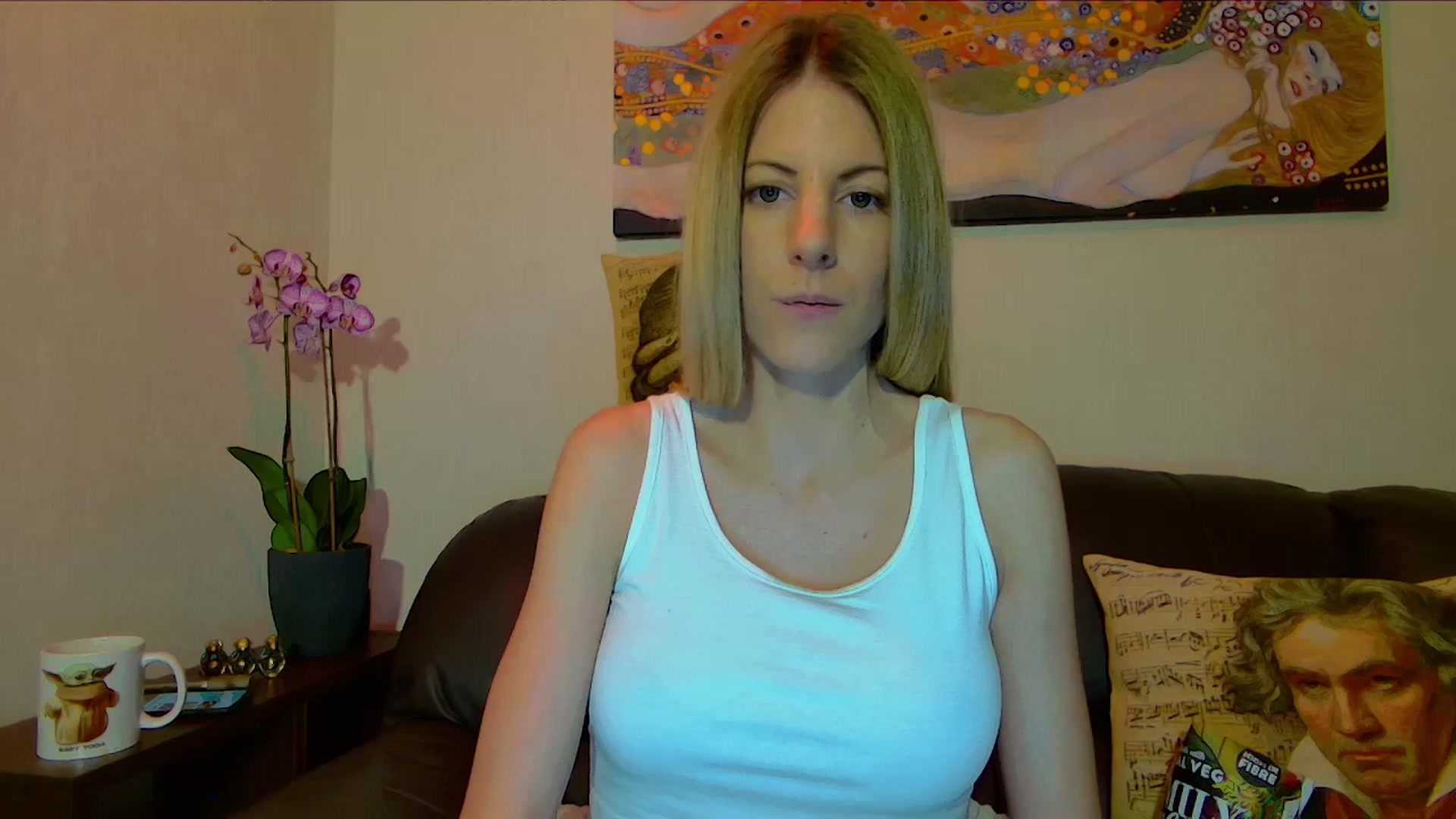 Gallery image thumbnail from Helenadoll's myfreecams stream on, 03/16/2025, 18:06 image 17 of 20