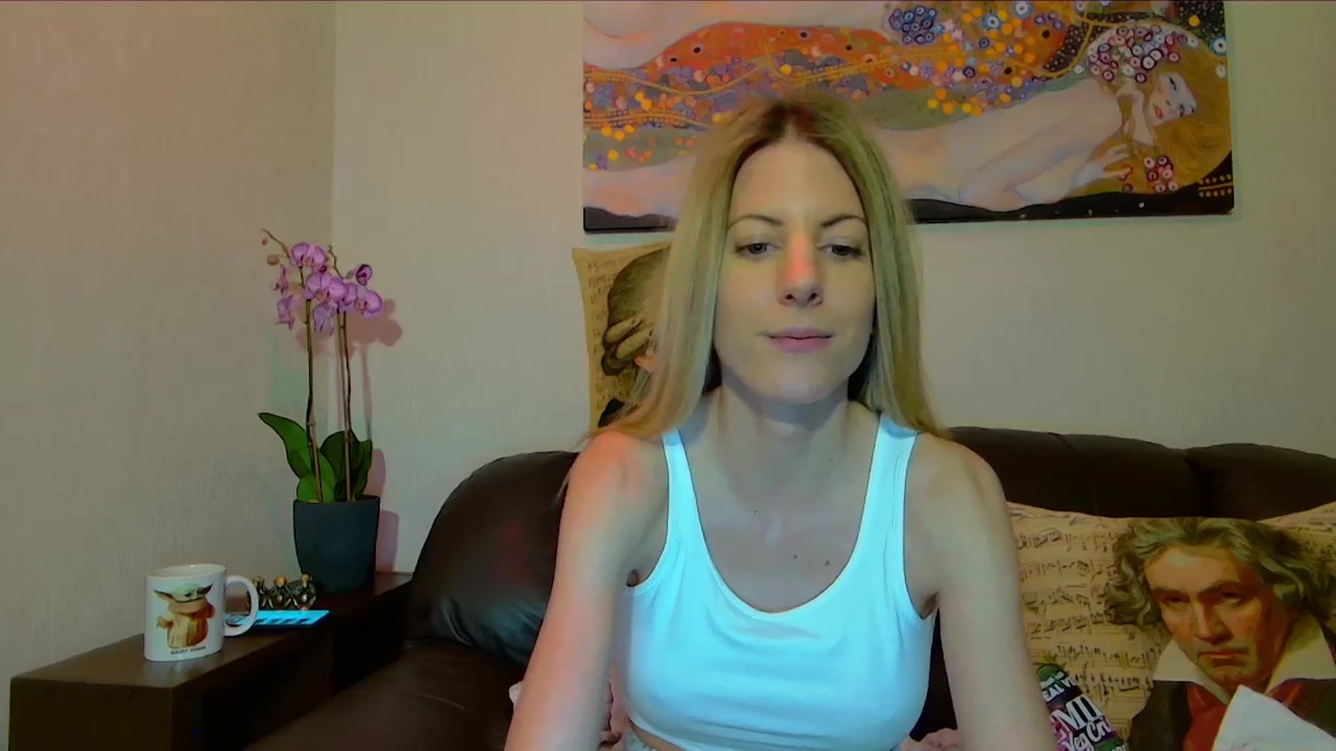 Gallery image thumbnail from Helenadoll's myfreecams stream on, 03/16/2025, 19:04 image 13 of 20