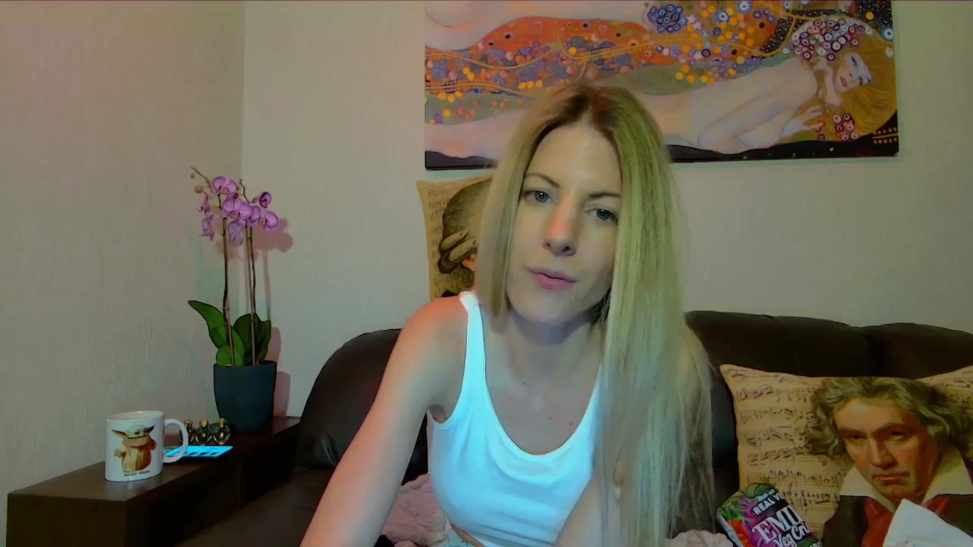 Gallery image thumbnail from Helenadoll's myfreecams stream on, 03/16/2025, 19:04 image 15 of 20