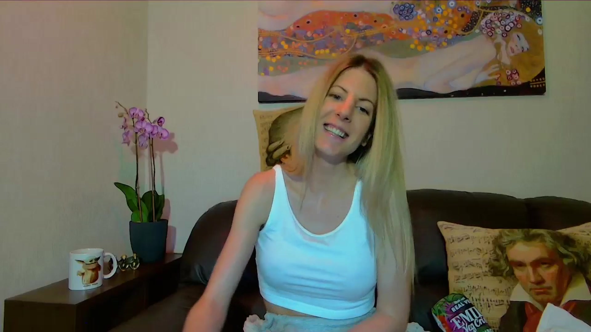 Gallery image thumbnail from Helenadoll's myfreecams stream on, 03/16/2025, 19:04 image 6 of 20