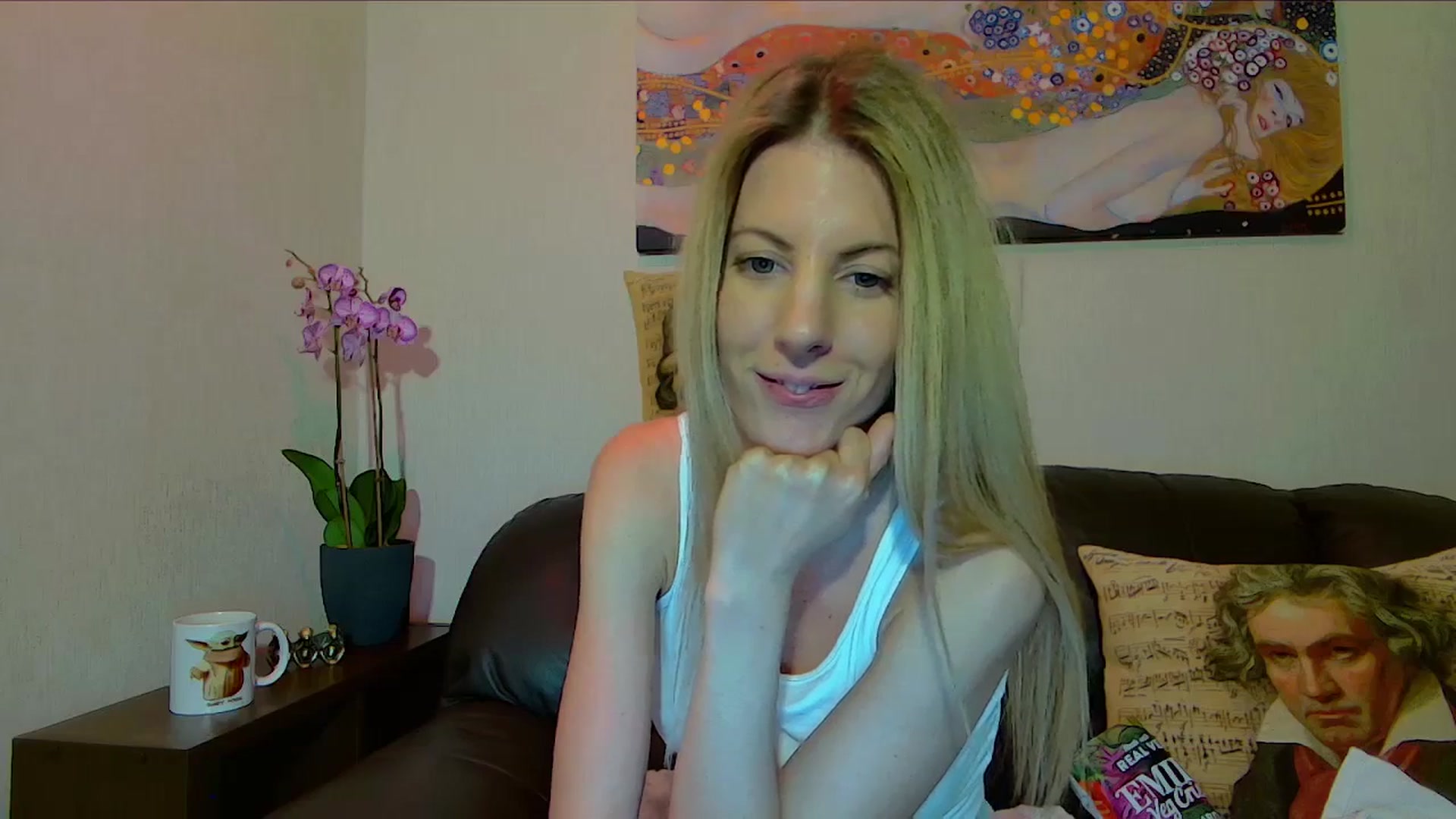 Gallery image thumbnail from Helenadoll's myfreecams stream on, 03/16/2025, 19:04 image 10 of 20