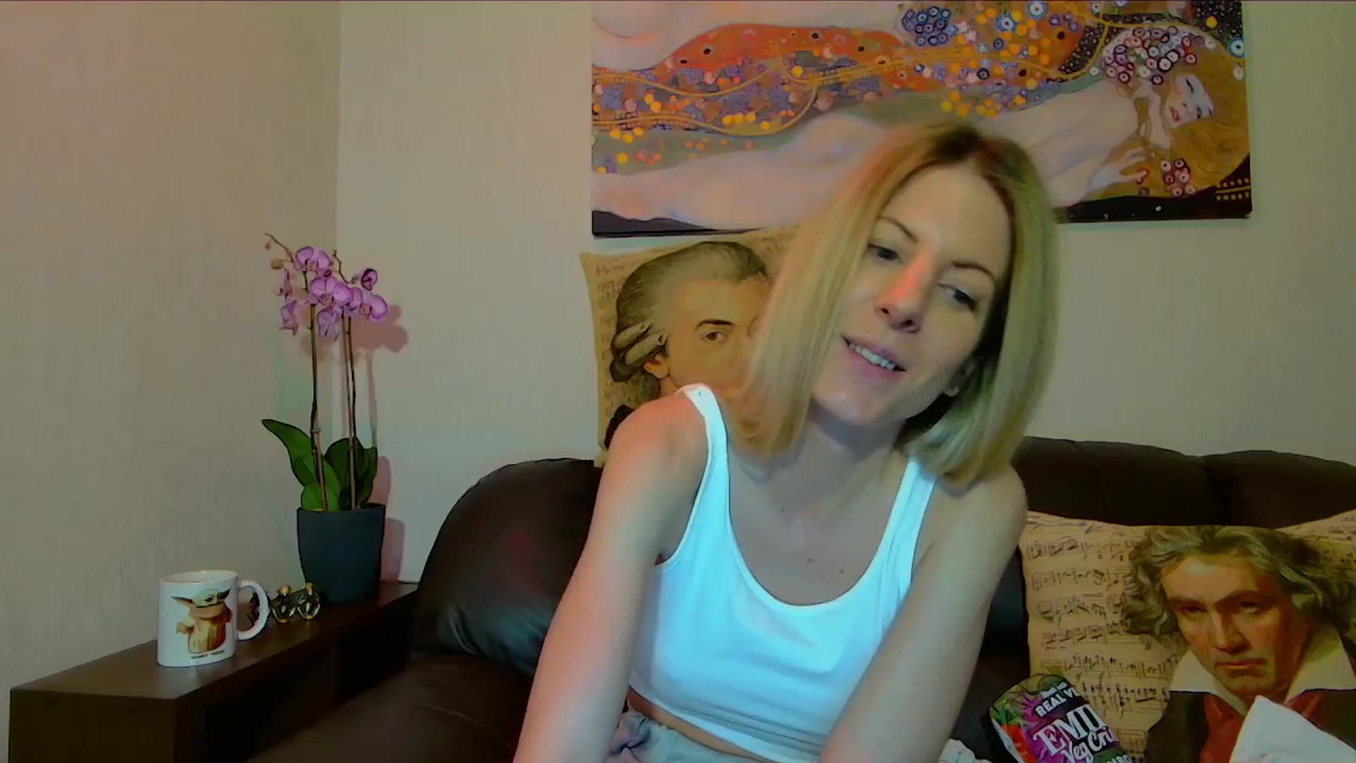 Gallery image thumbnail from Helenadoll's myfreecams stream on, 03/16/2025, 19:04 image 5 of 20