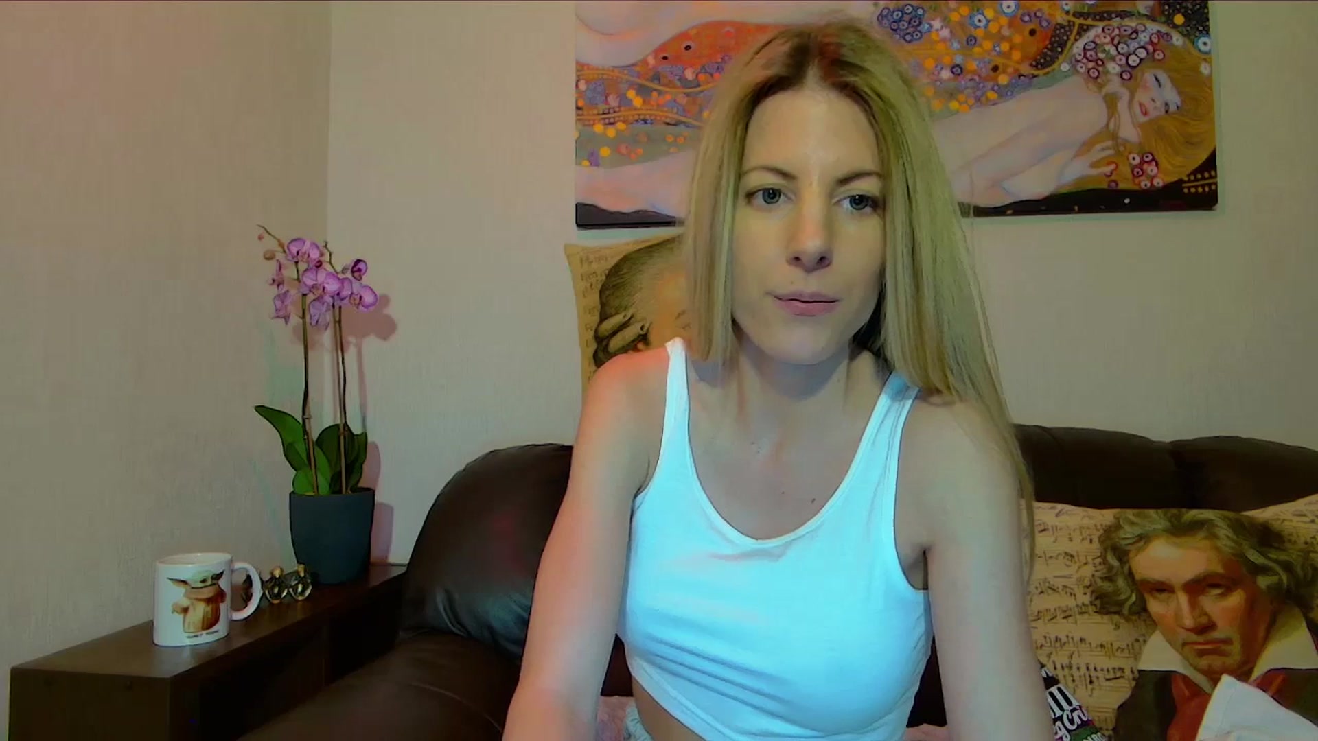 Gallery image thumbnail from Helenadoll's myfreecams stream on, 03/16/2025, 19:04 image 9 of 20