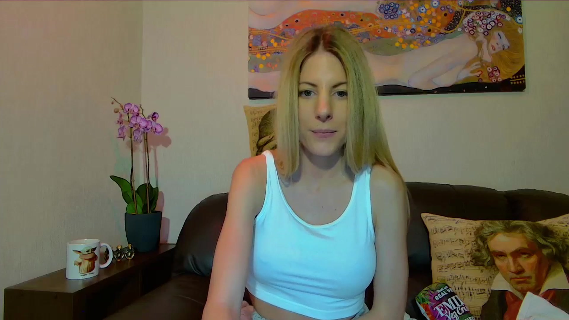 Gallery image thumbnail from Helenadoll's myfreecams stream on, 03/16/2025, 19:04 image 4 of 20
