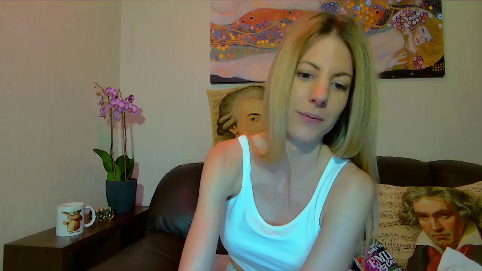 Gallery image thumbnail from Helenadoll's myfreecams stream on, 03/16/2025, 19:04 image 1 of 20