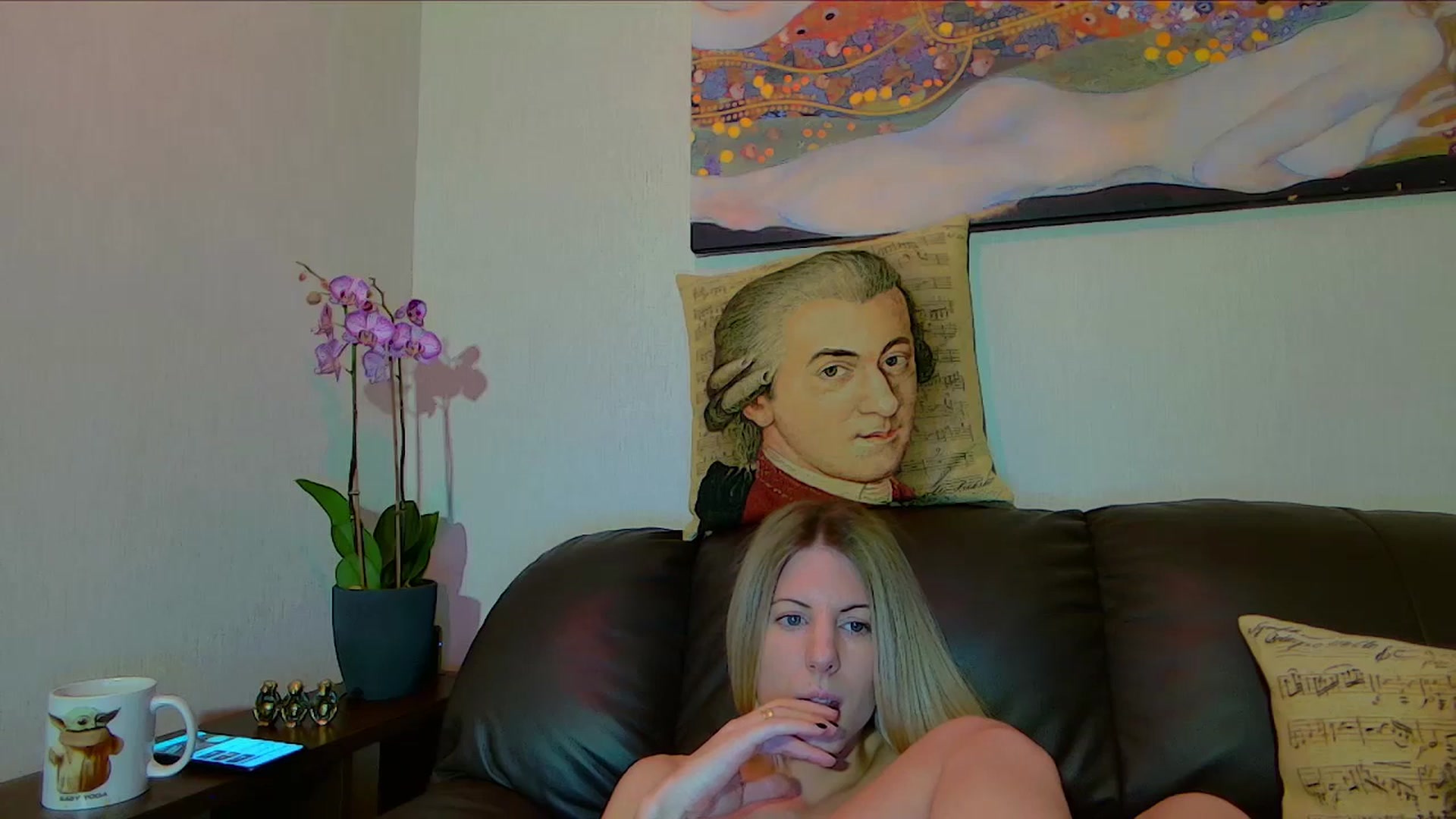 Gallery image thumbnail from Helenadoll's myfreecams stream on, 03/16/2025, 19:36 image 19 of 20