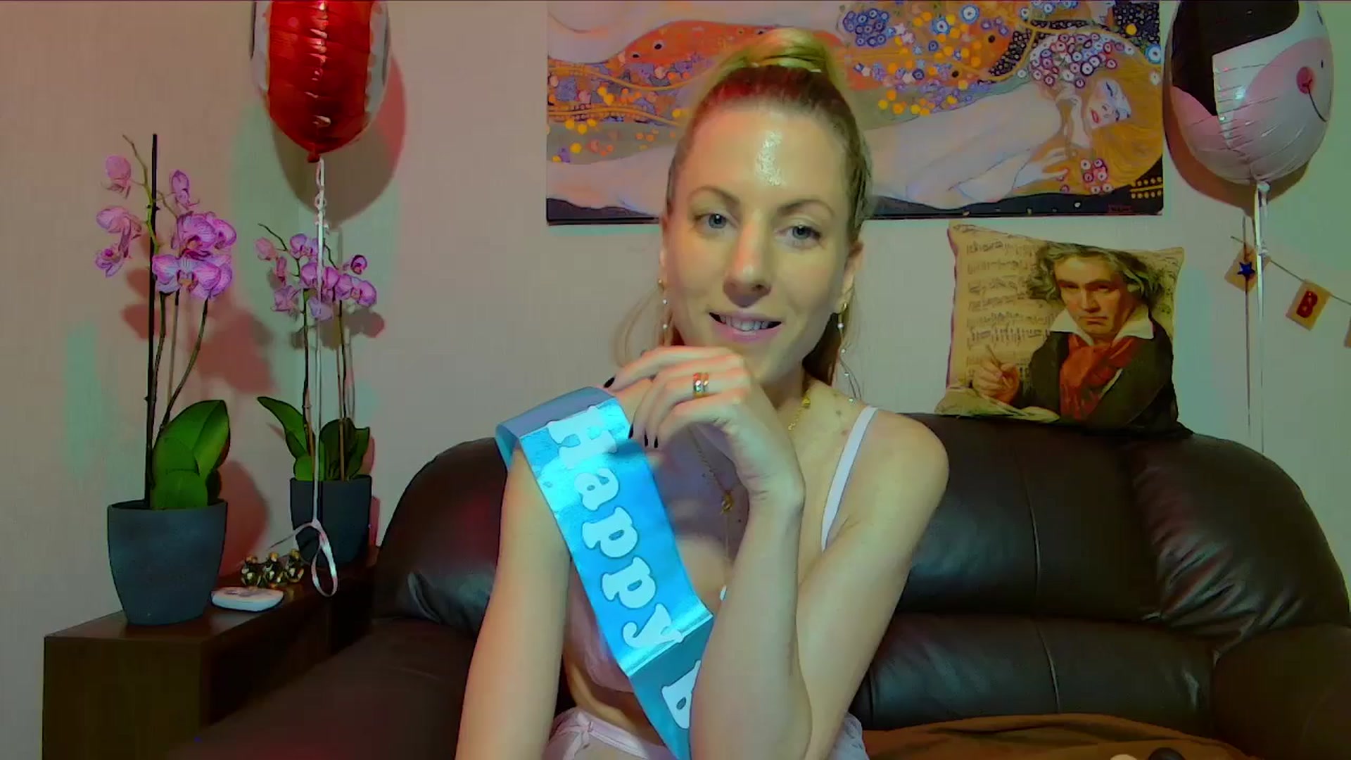 Gallery image thumbnail from Helenadoll's myfreecams stream on, 03/29/2025, 19:38 image 5 of 20
