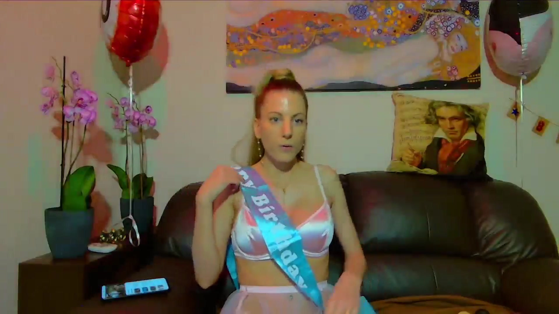 Gallery image thumbnail from Helenadoll's myfreecams stream on, 03/29/2025, 19:38 image 4 of 20
