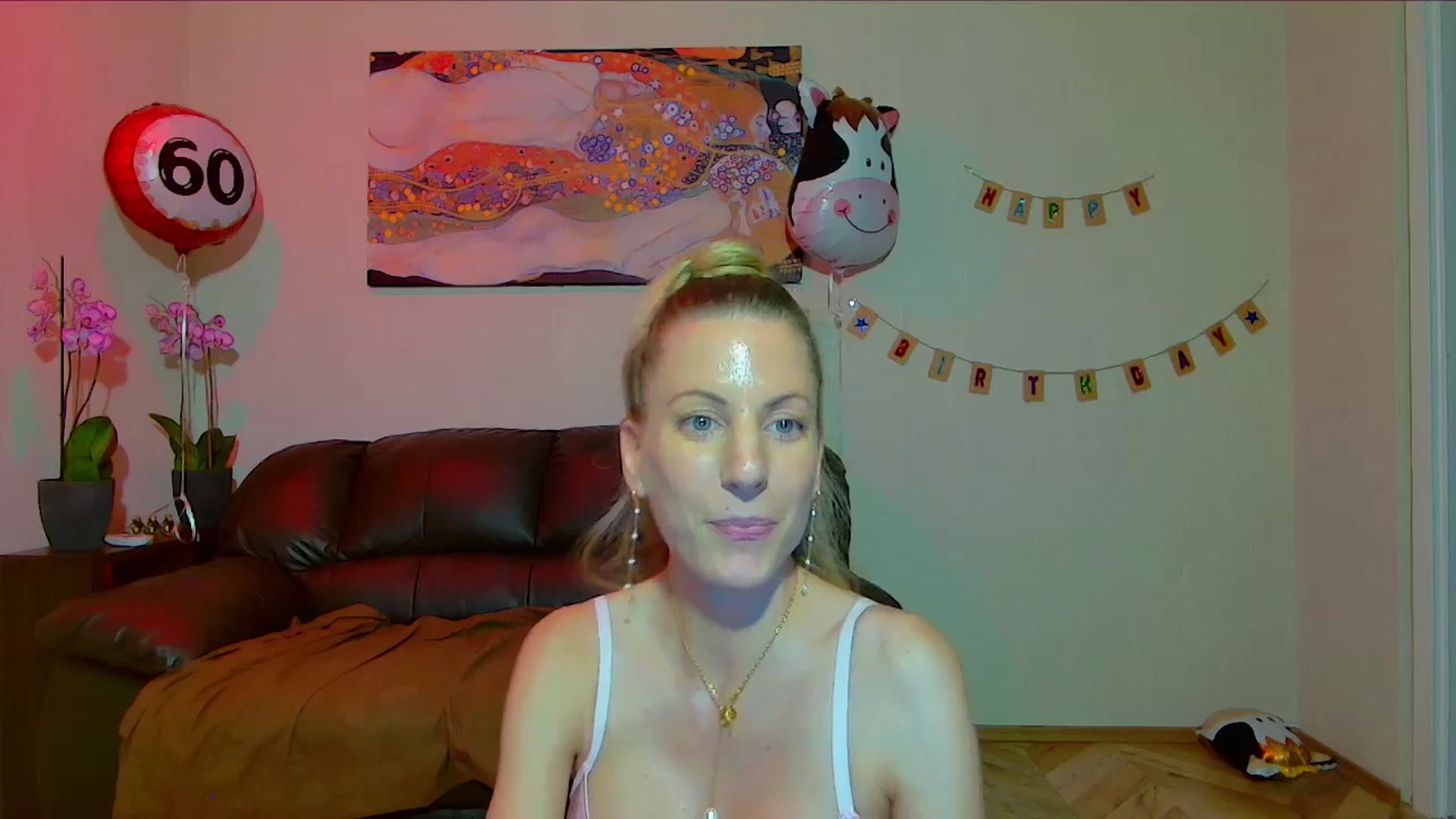 Gallery image thumbnail from Helenadoll's myfreecams stream on, 03/29/2025, 19:38 image 17 of 20