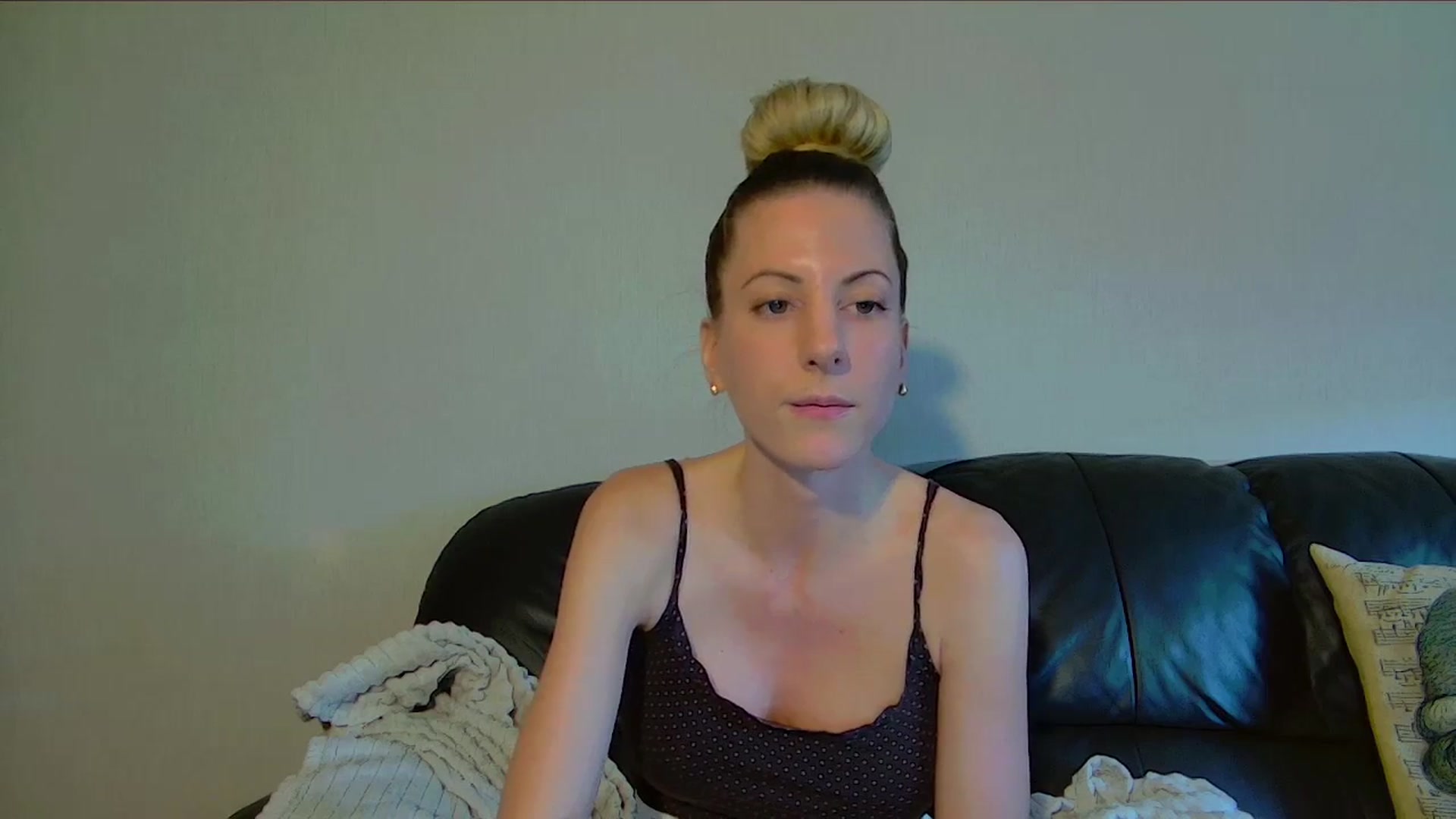 Gallery image thumbnail from Helenadoll's myfreecams stream on, 04/09/2025, 15:32 image 7 of 20
