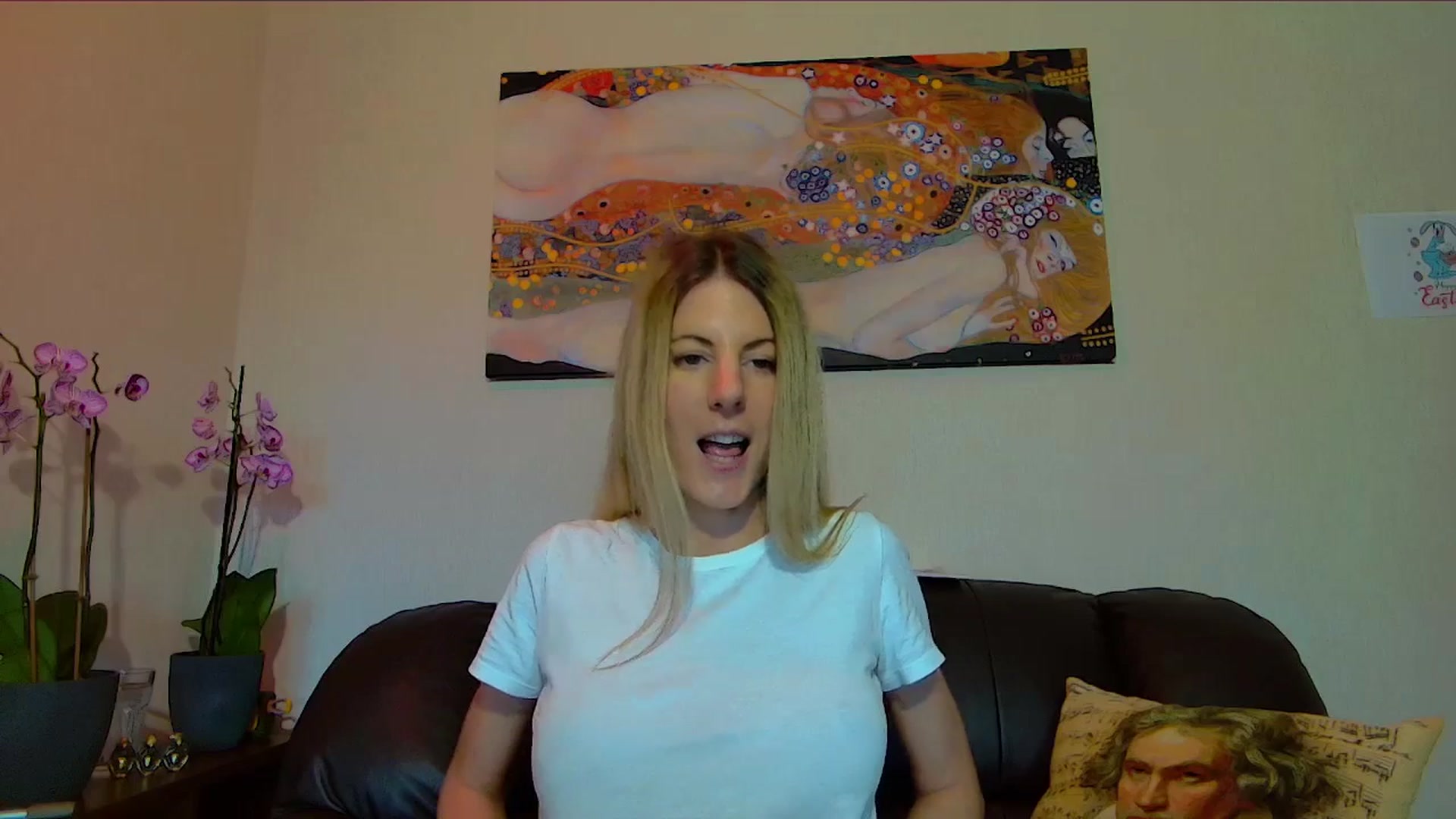 Gallery image thumbnail from Helenadoll's myfreecams stream on, 04/15/2025, 18:23 image 3 of 20