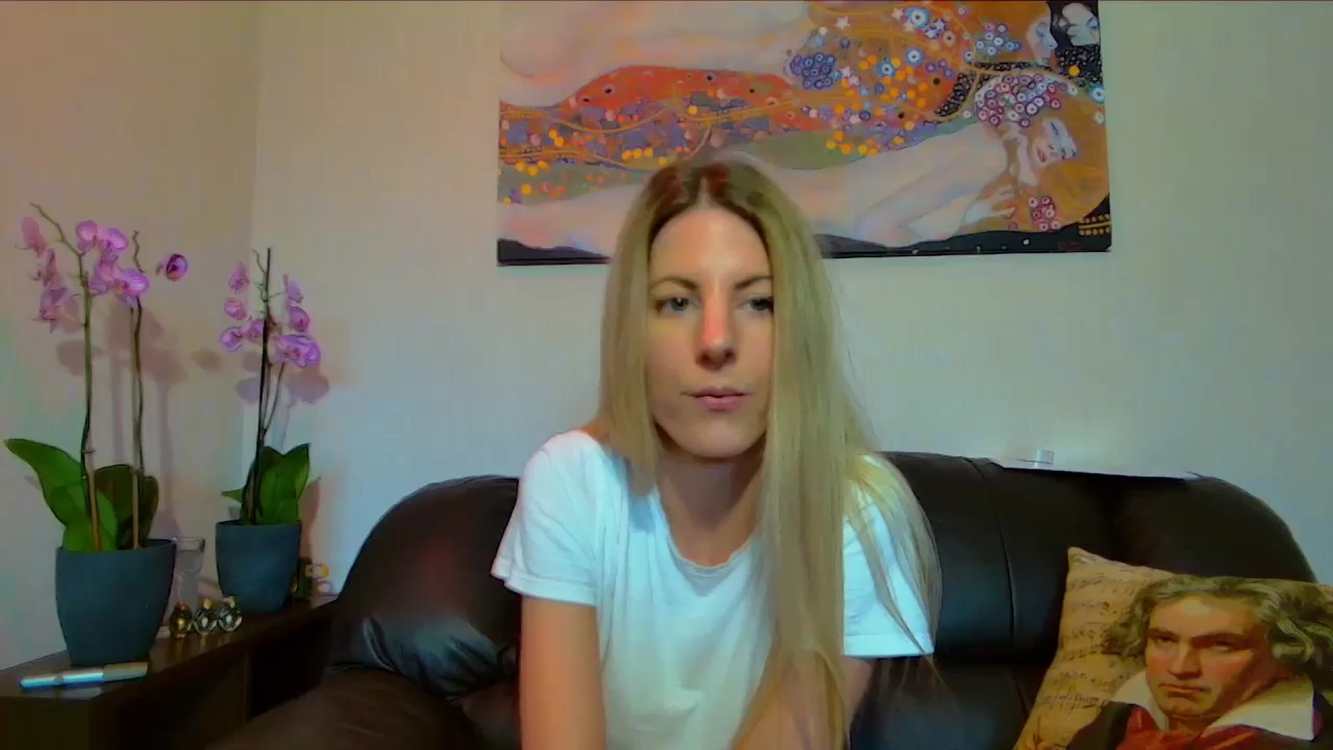 Gallery image thumbnail from Helenadoll's myfreecams stream on, 04/15/2025, 18:23 image 1 of 20