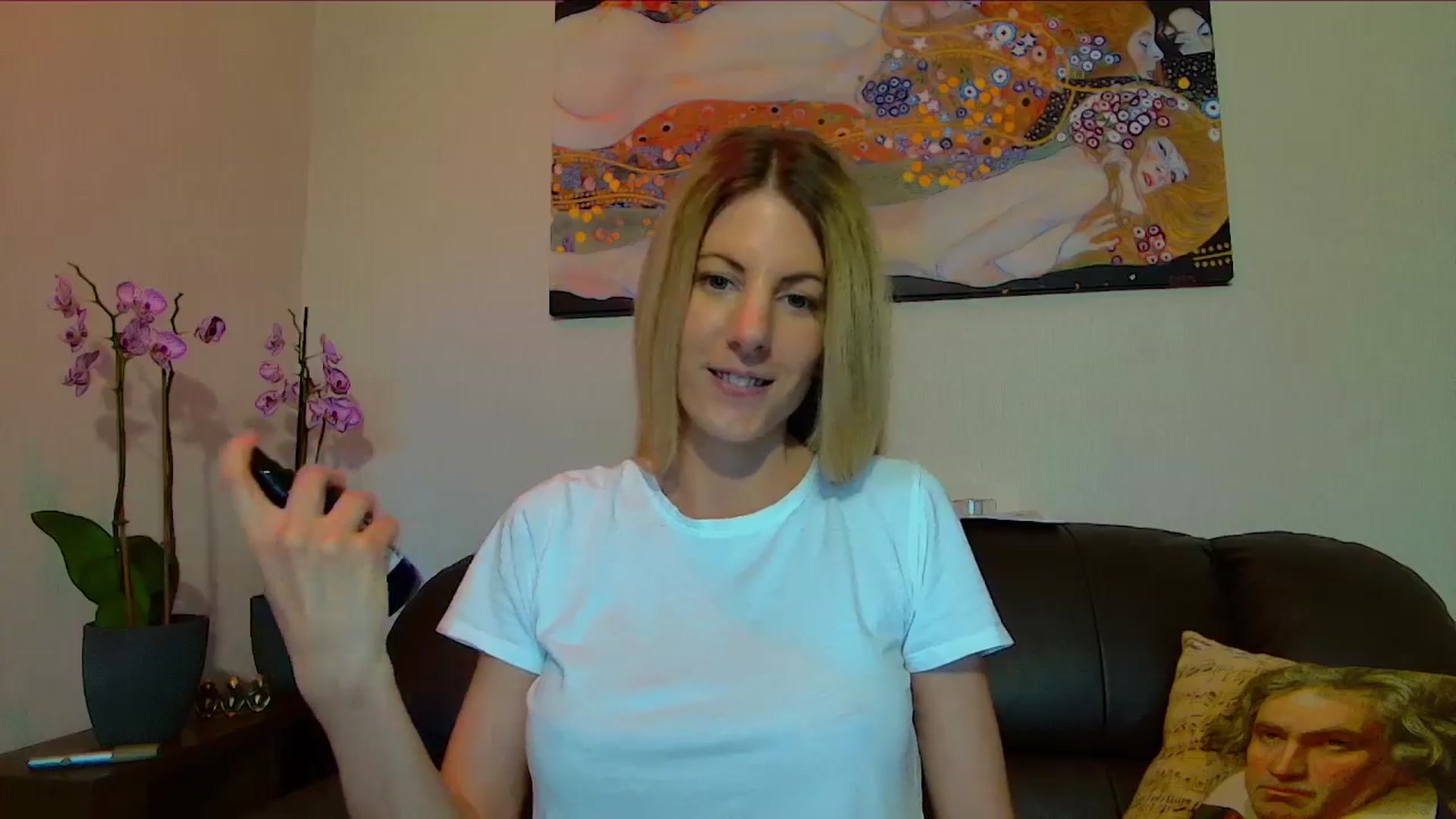 Gallery image thumbnail from Helenadoll's myfreecams stream on, 04/15/2025, 18:23 image 5 of 20