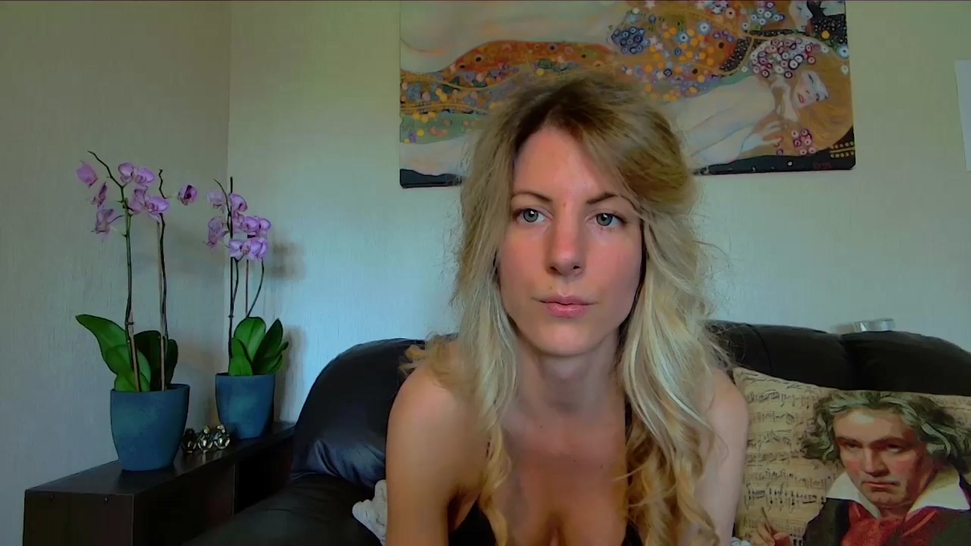 Gallery image thumbnail from Helenadoll's myfreecams stream on, 04/21/2025, 14:28 image 14 of 20
