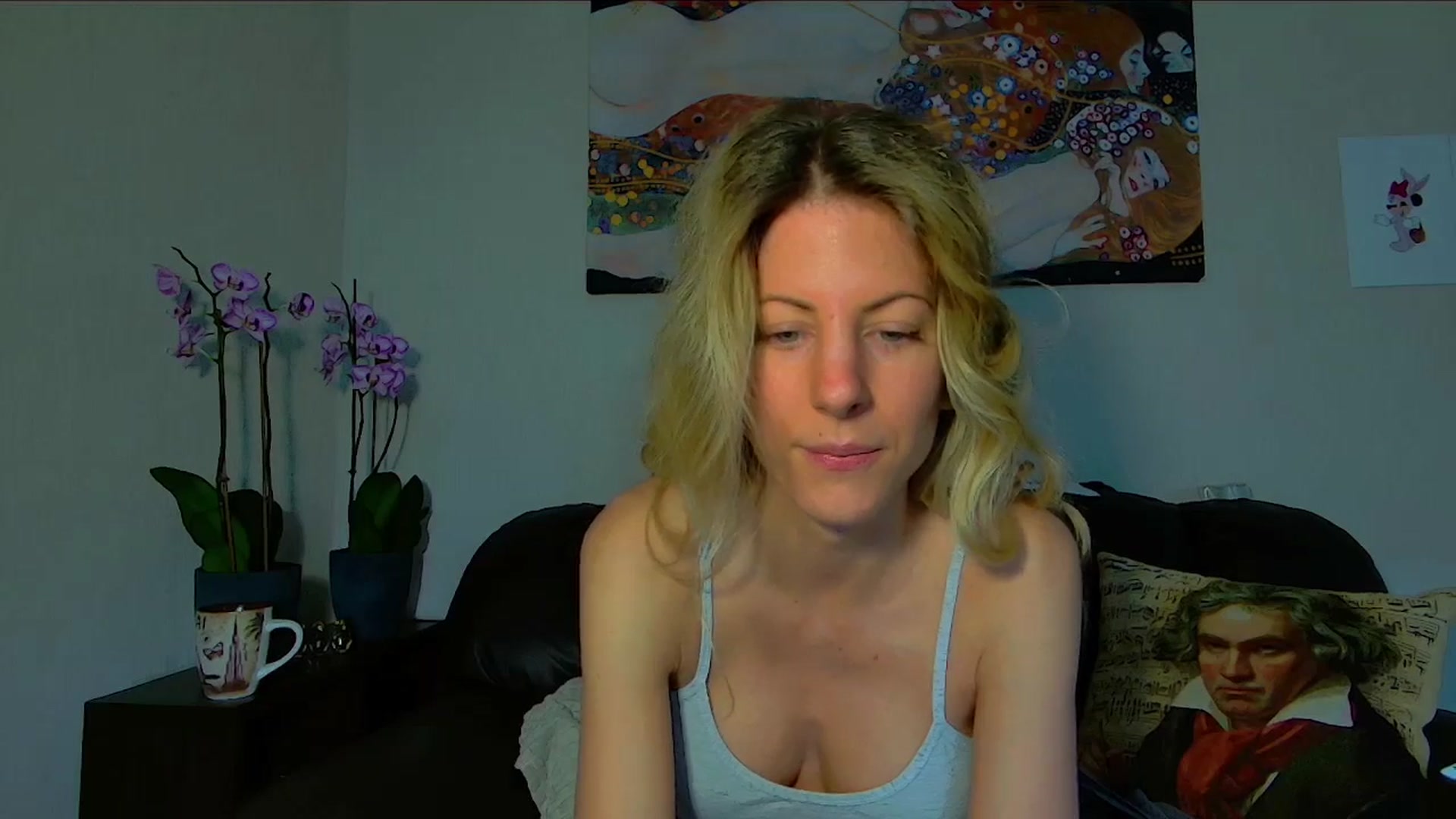 Gallery image thumbnail from Helenadoll's myfreecams stream on, 04/22/2025, 11:14 image 5 of 20