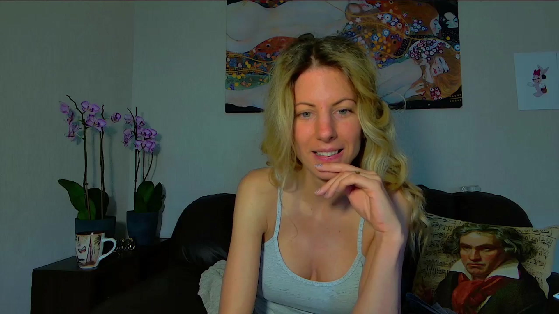 Gallery image thumbnail from Helenadoll's myfreecams stream on, 04/22/2025, 11:14 image 6 of 20