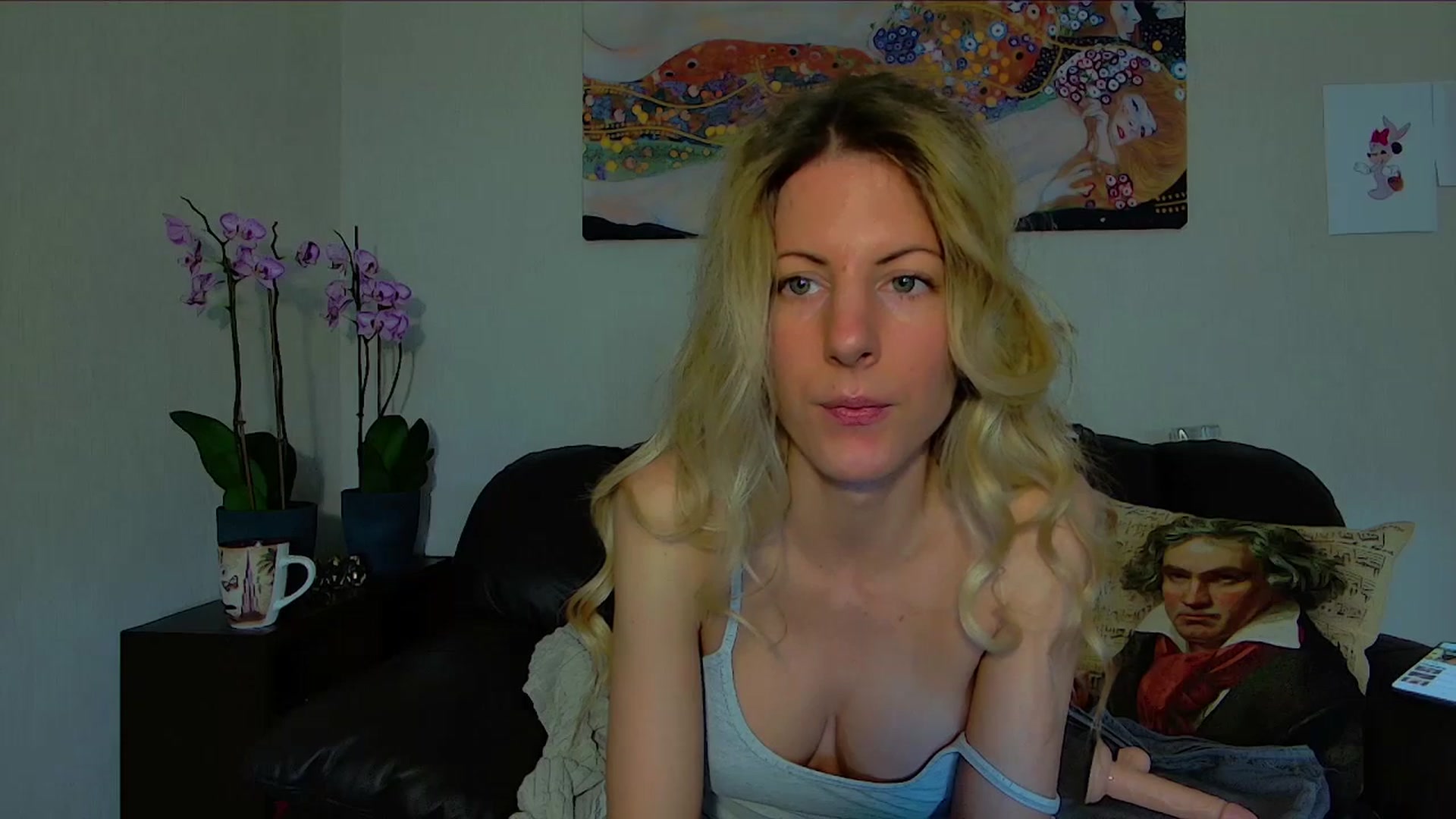 Gallery image thumbnail from Helenadoll's myfreecams stream on, 04/22/2025, 11:14 image 16 of 20