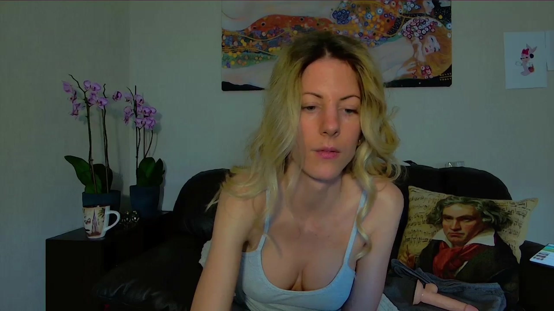 Gallery image thumbnail from Helenadoll's myfreecams stream on, 04/22/2025, 11:14 image 17 of 20