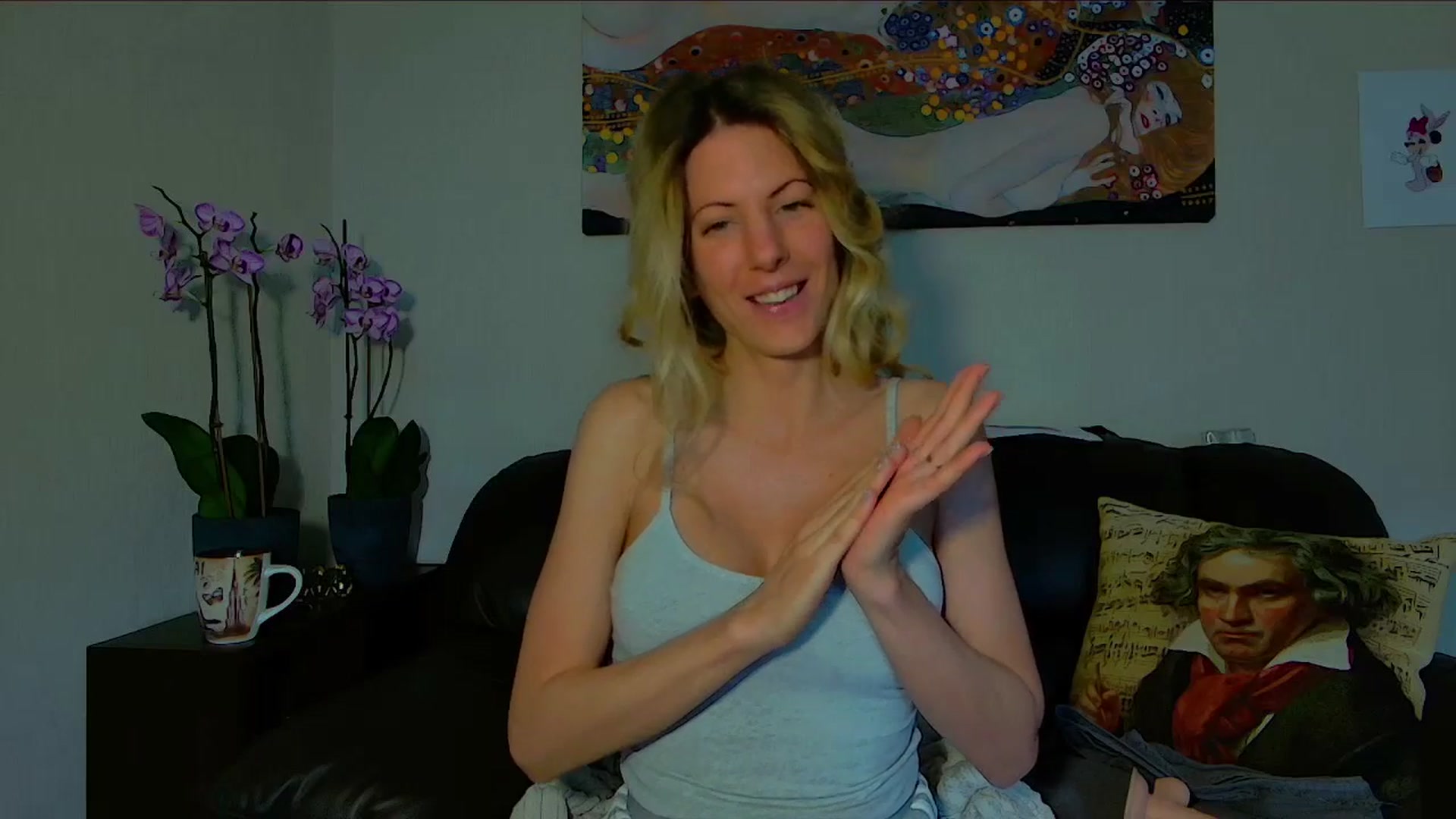 Gallery image thumbnail from Helenadoll's myfreecams stream on, 04/22/2025, 11:14 image 9 of 20