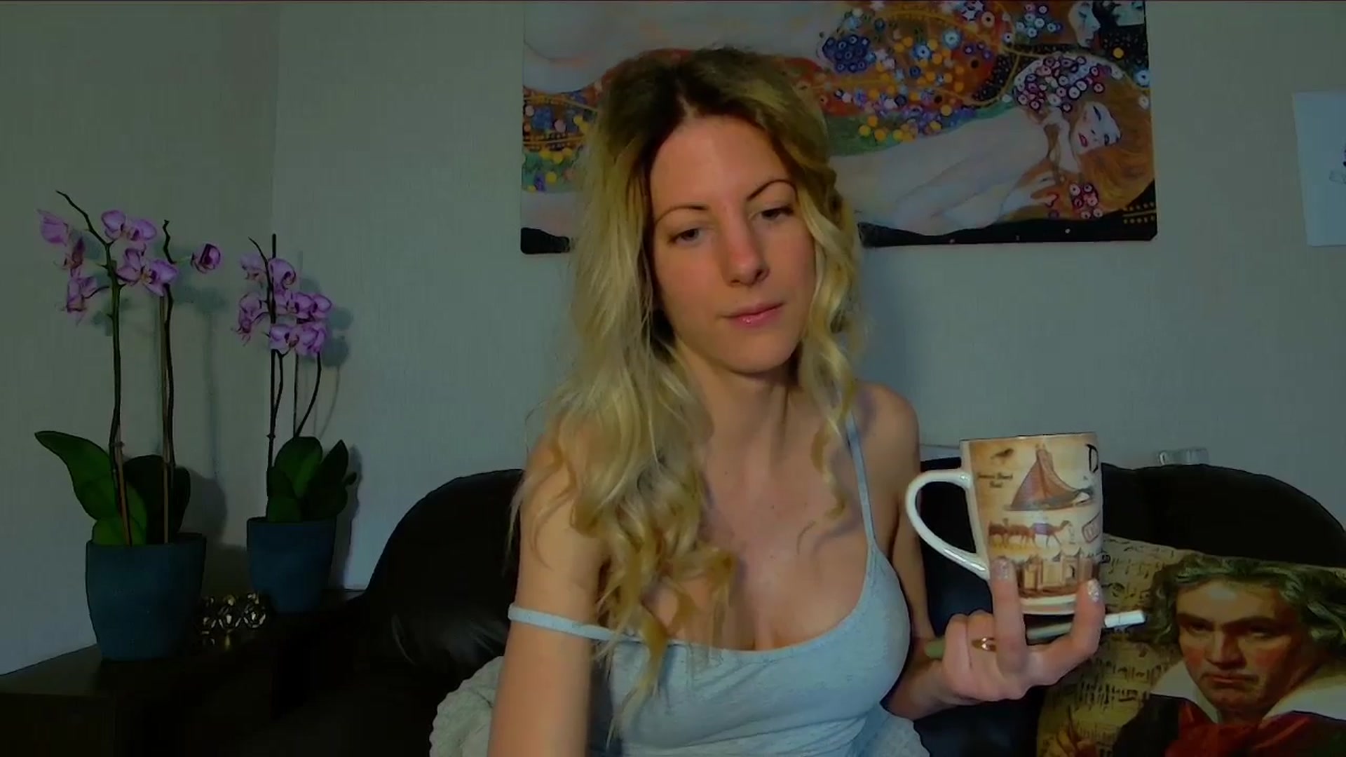 Gallery image thumbnail from Helenadoll's myfreecams stream on, 04/22/2025, 11:14 image 2 of 20
