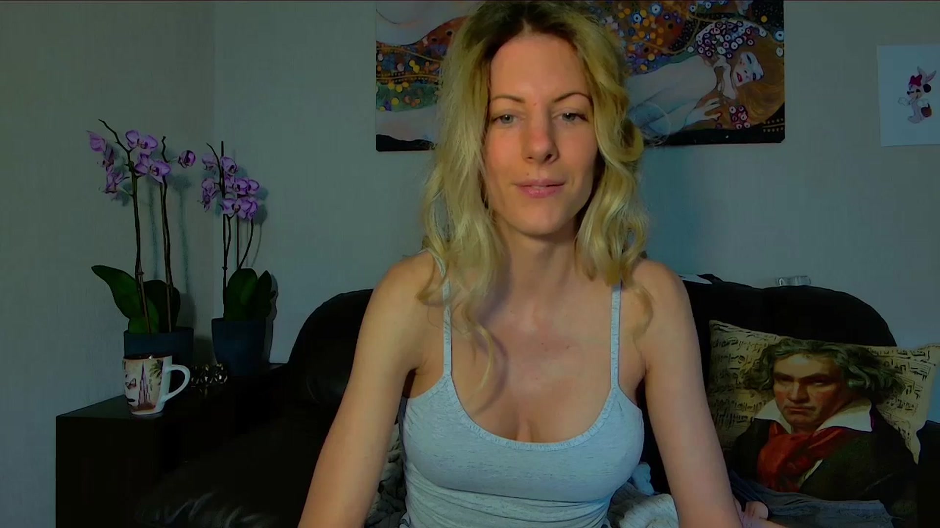 Gallery image thumbnail from Helenadoll's myfreecams stream on, 04/22/2025, 11:14 image 10 of 20