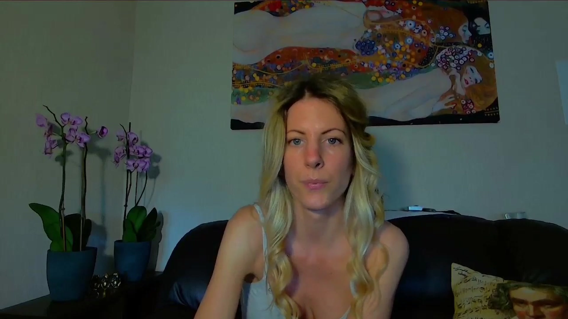 Gallery image thumbnail from Helenadoll's myfreecams stream on, 04/22/2025, 15:05 image 4 of 20