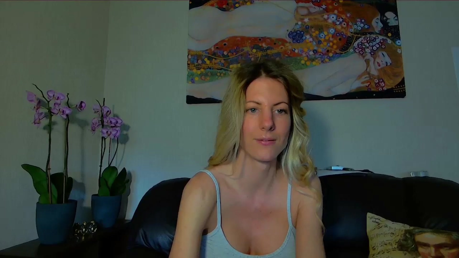 Gallery image thumbnail from Helenadoll's myfreecams stream on, 04/22/2025, 15:05 image 9 of 20